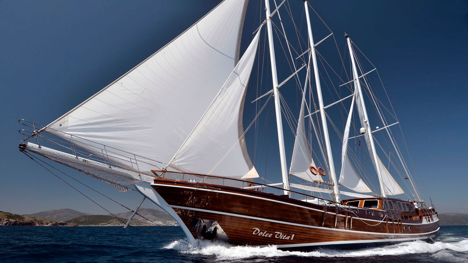 2014 Custom Built Dolce Vita zu chartern (photo 2)
