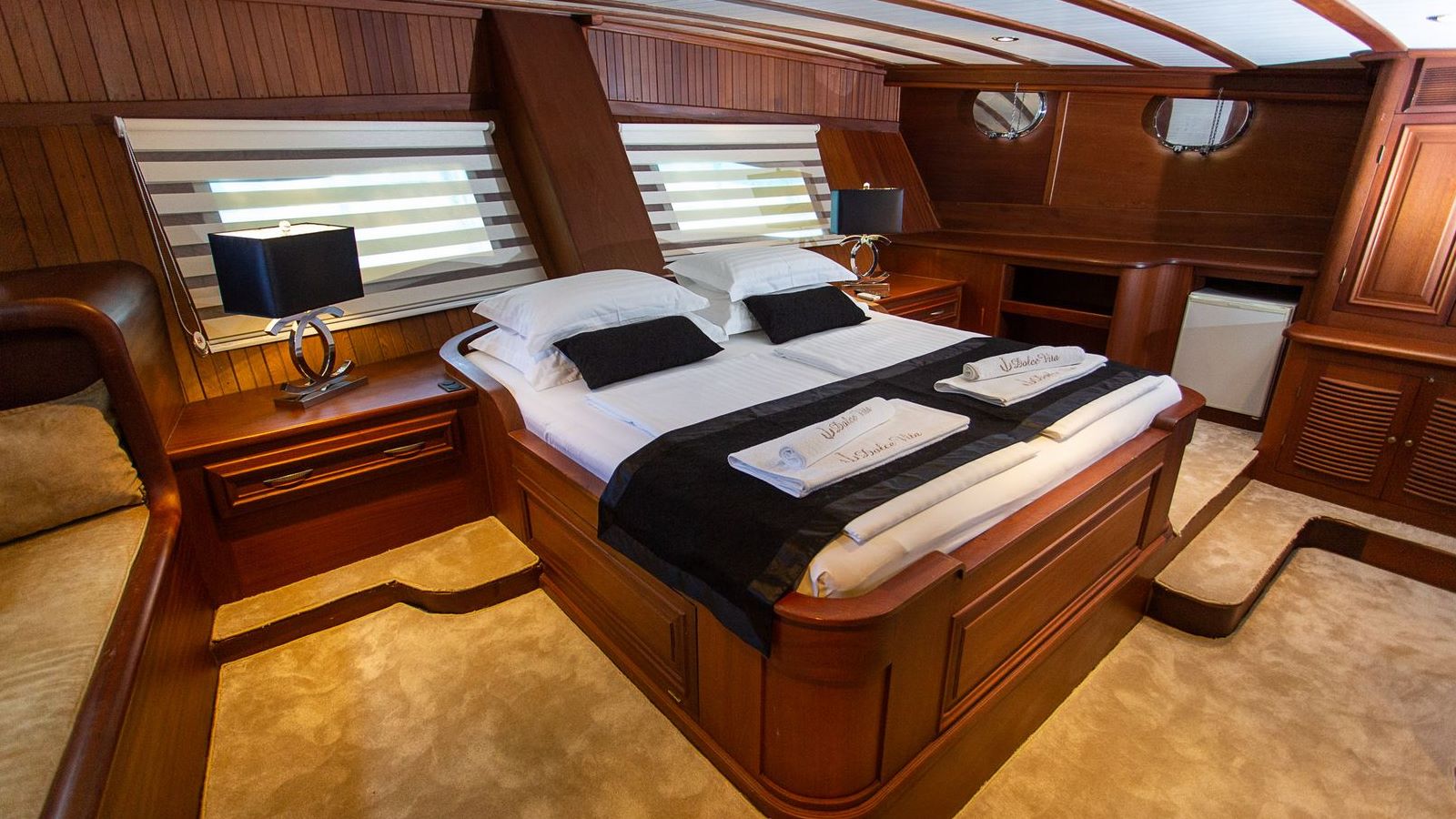 2014 Custom Built Dolce Vita zu chartern (photo 12)