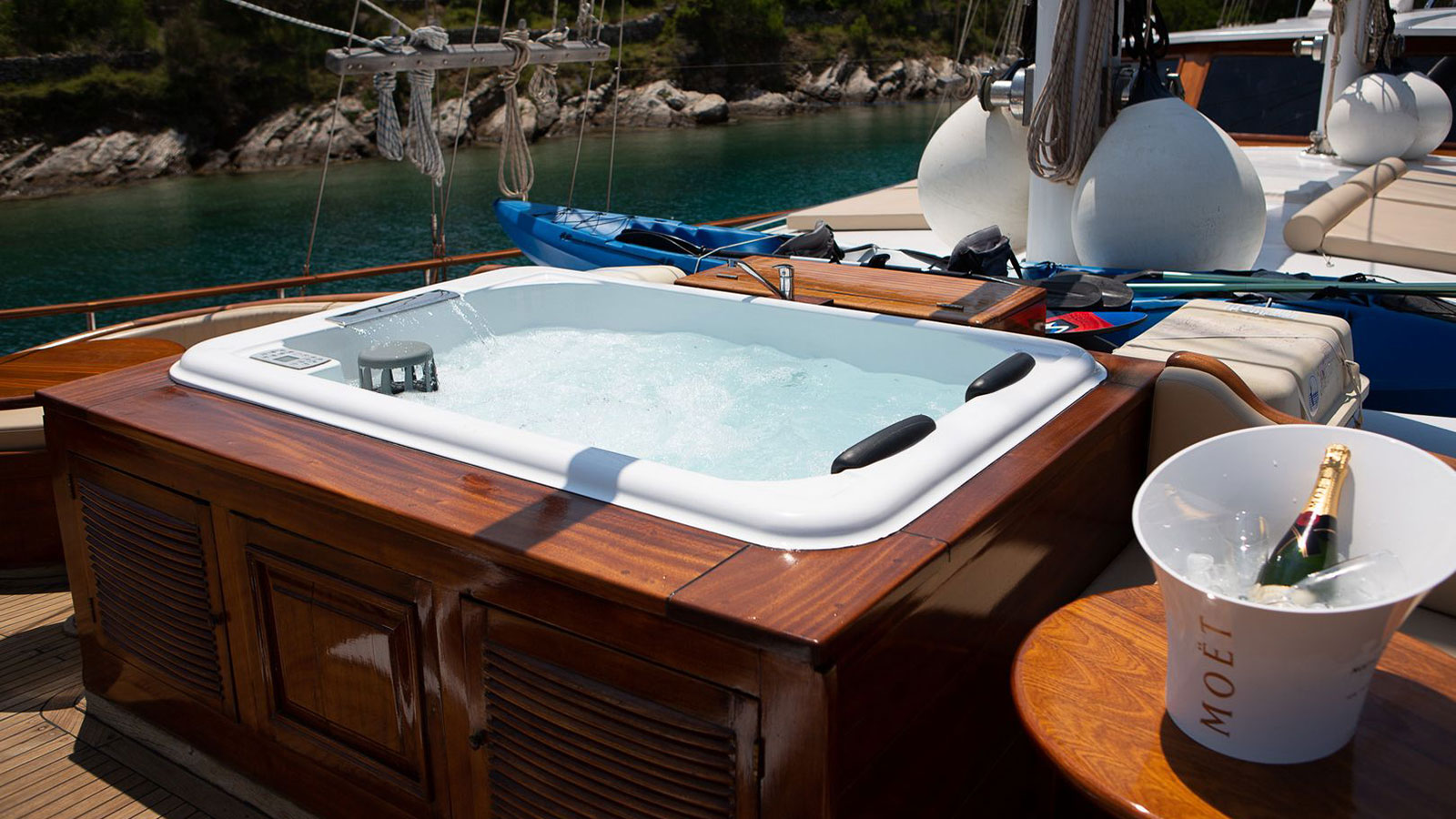 2014 Custom Built Dolce Vita zu chartern (photo 22)