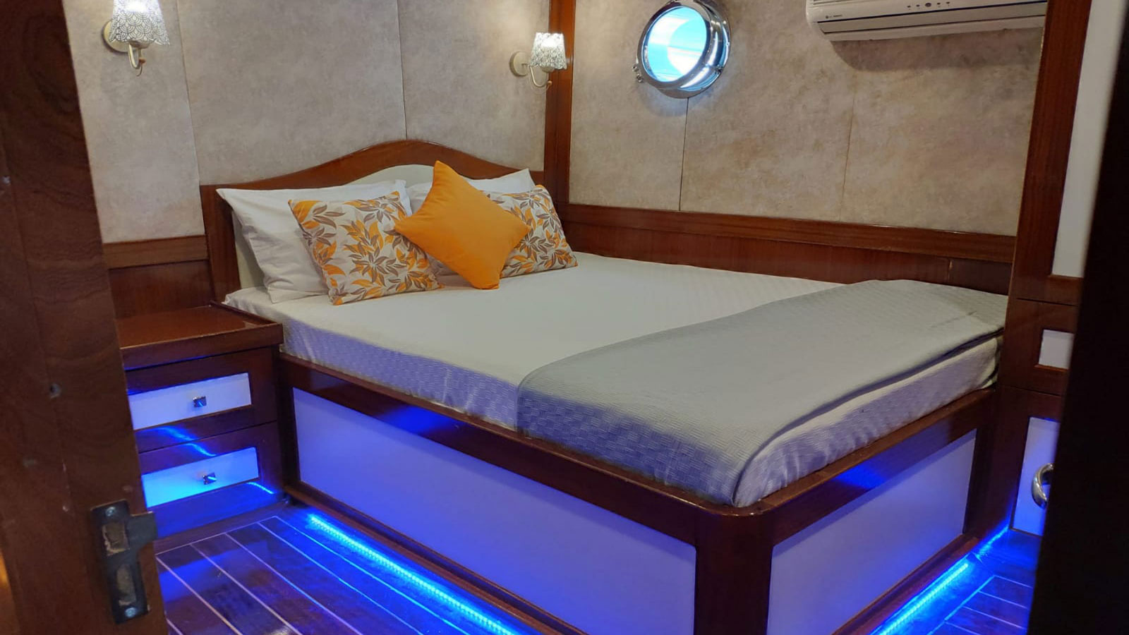 2009 Custom Built Queen of RTT en alquiler (photo 4)