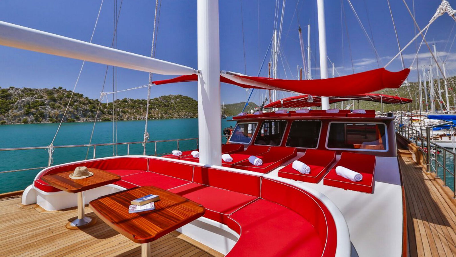2014 Custom Built Victoria na czarter (photo 11)