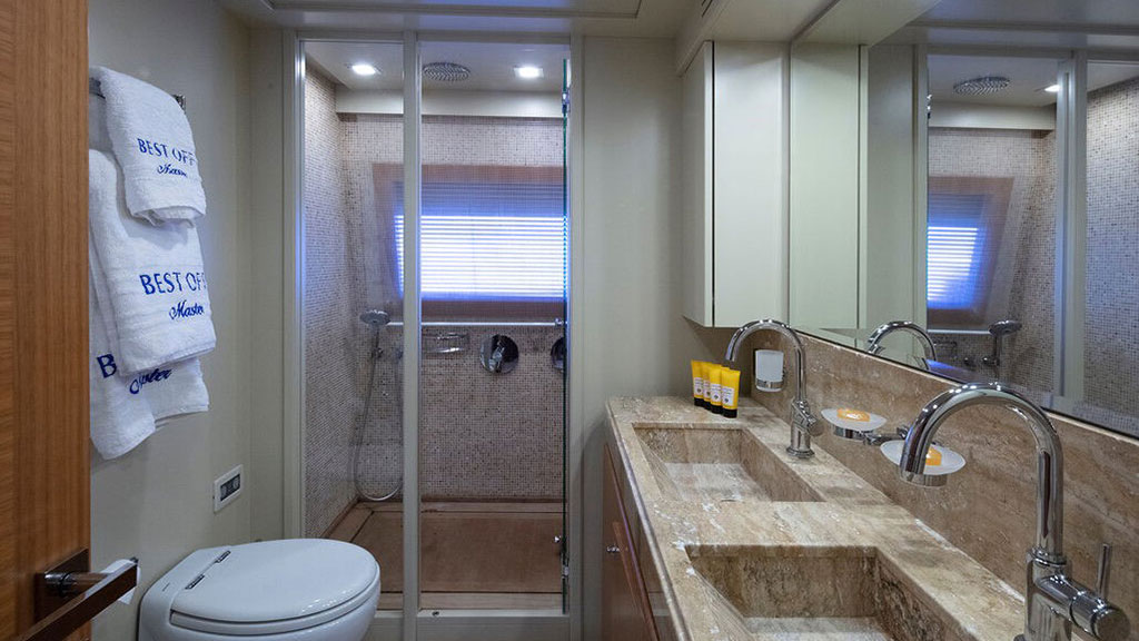 2010 Ferretti Best Off en alquiler (photo 14)