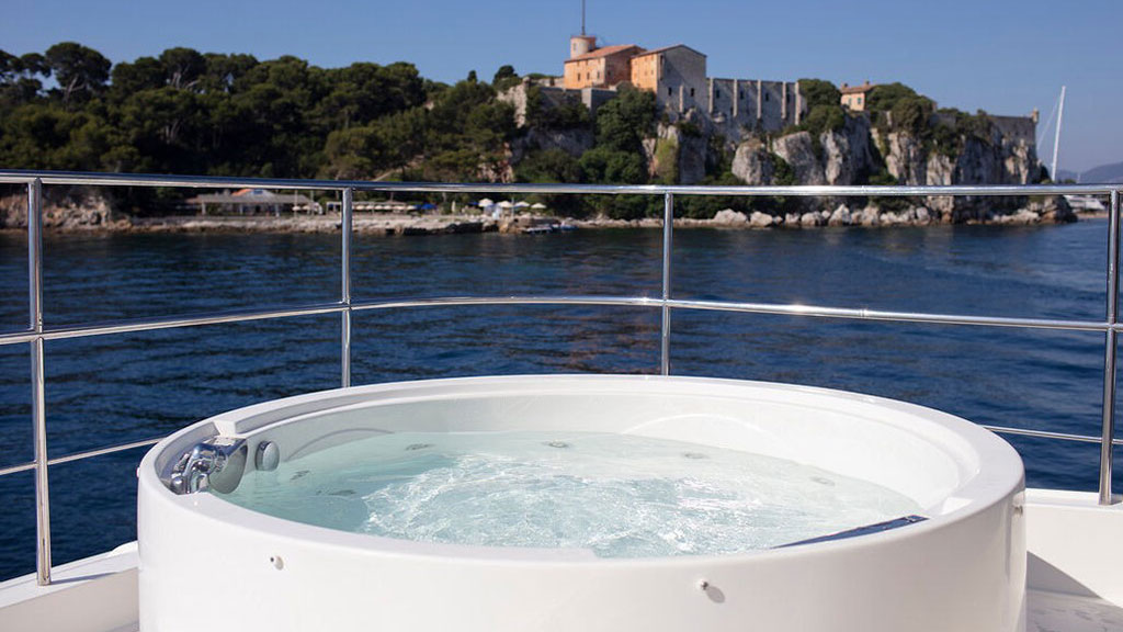 2010 Ferretti Best Off en alquiler (photo 16)