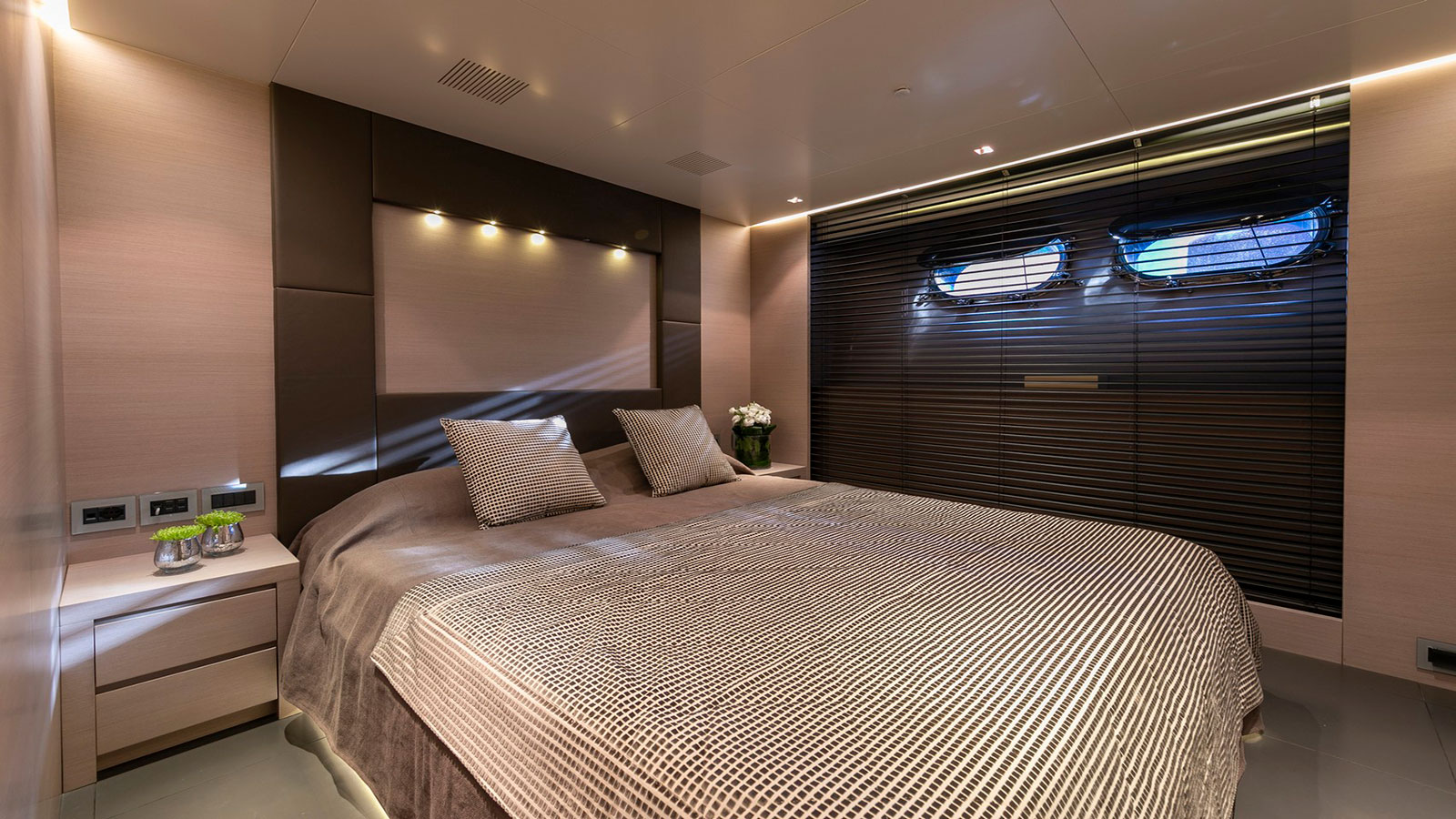2009 Admiral Yachts Billa na czarter (photo 9)