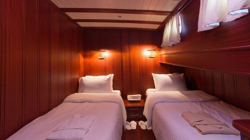 2009 Custom Built Atalante en alquiler (photo 8)