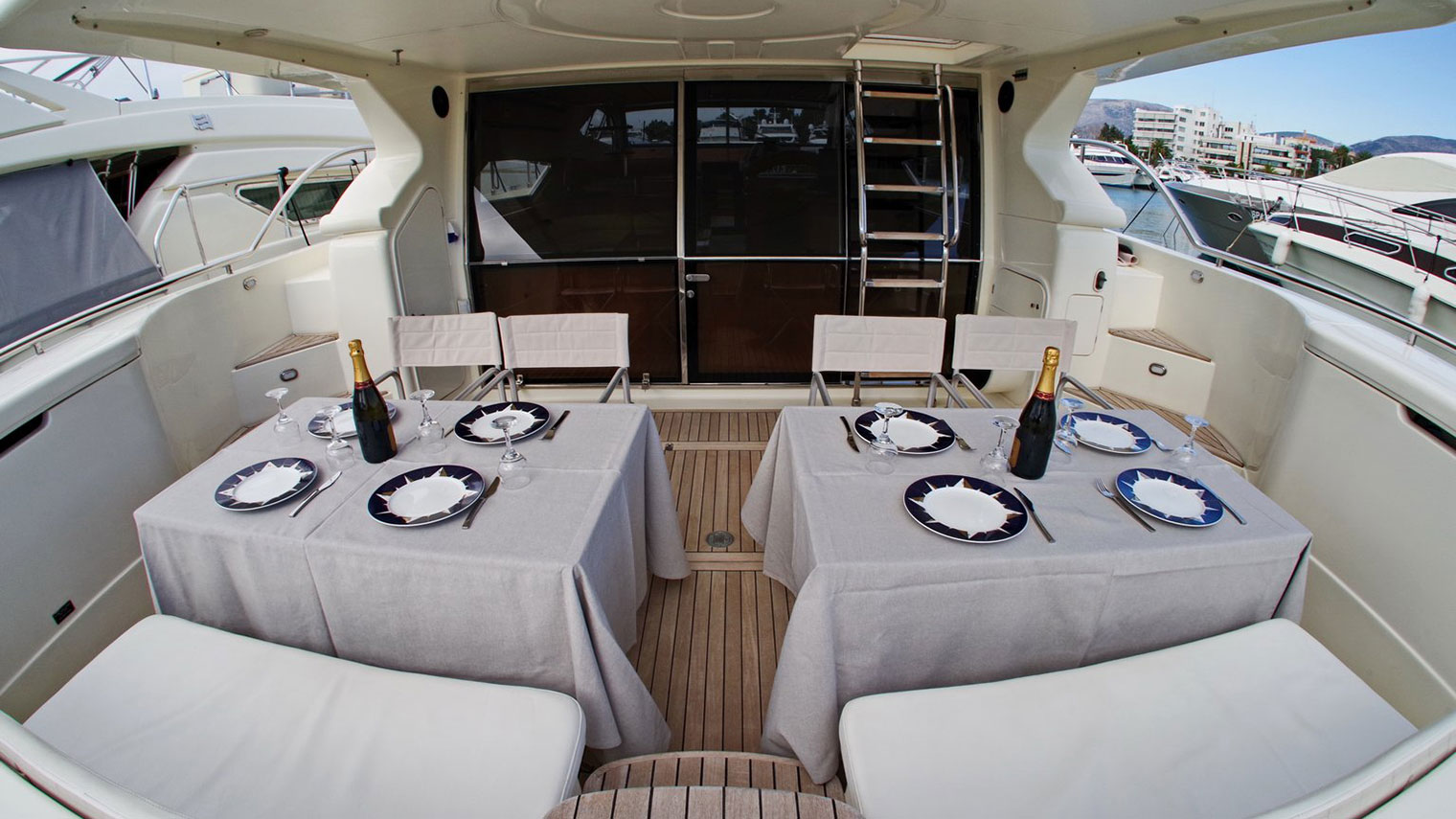 1999 Ferretti 57 Fly Anniversary zu chartern (photo 10)