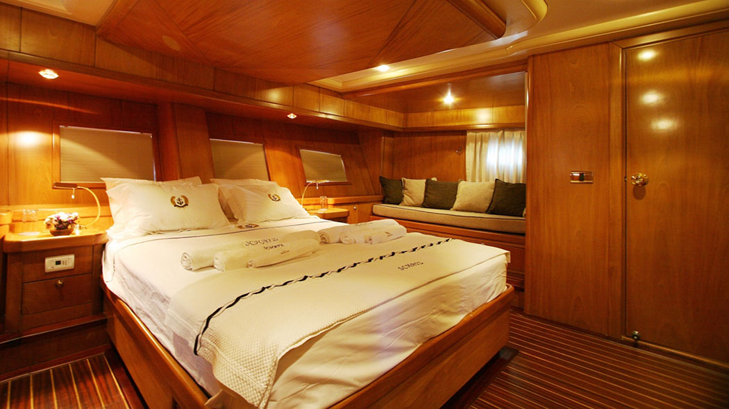 2005 Yener Yachts Mein Schatz zu chartern (photo 8)