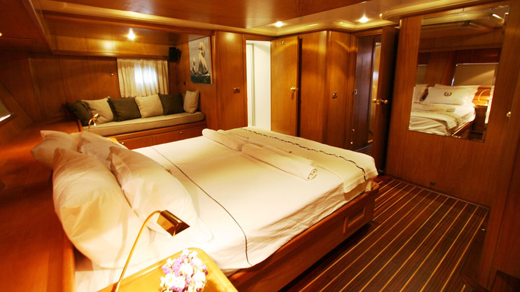 2005 Yener Yachts Mein Schatz zu chartern (photo 12)