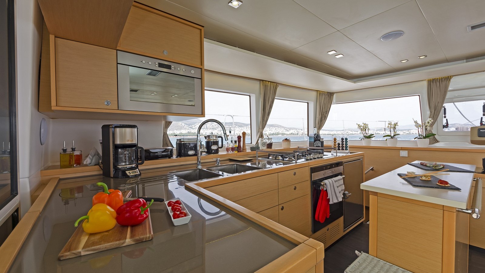 2014 Lagoon 560 te huur (photo 3)