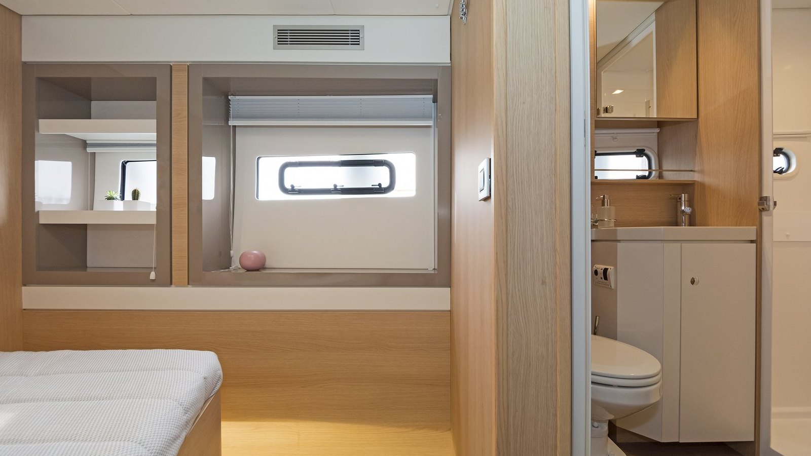 2019 Catana Bali Babalu à louer (photo 13)