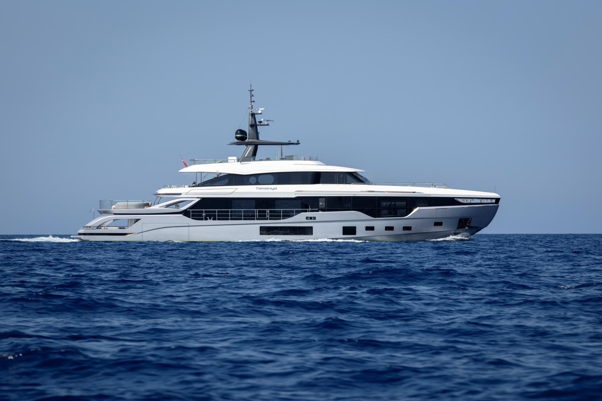 2023 Azimut Grande Trideck for sale (photo 3)