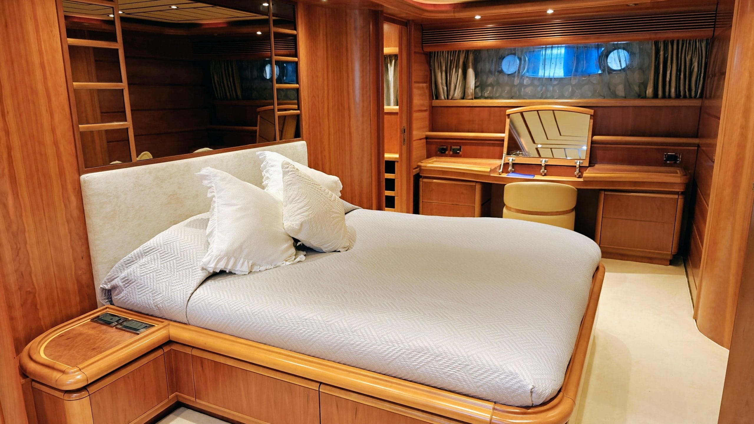 2004 Ferretti Yachts Custom Line 94 à vendre (photo 11)