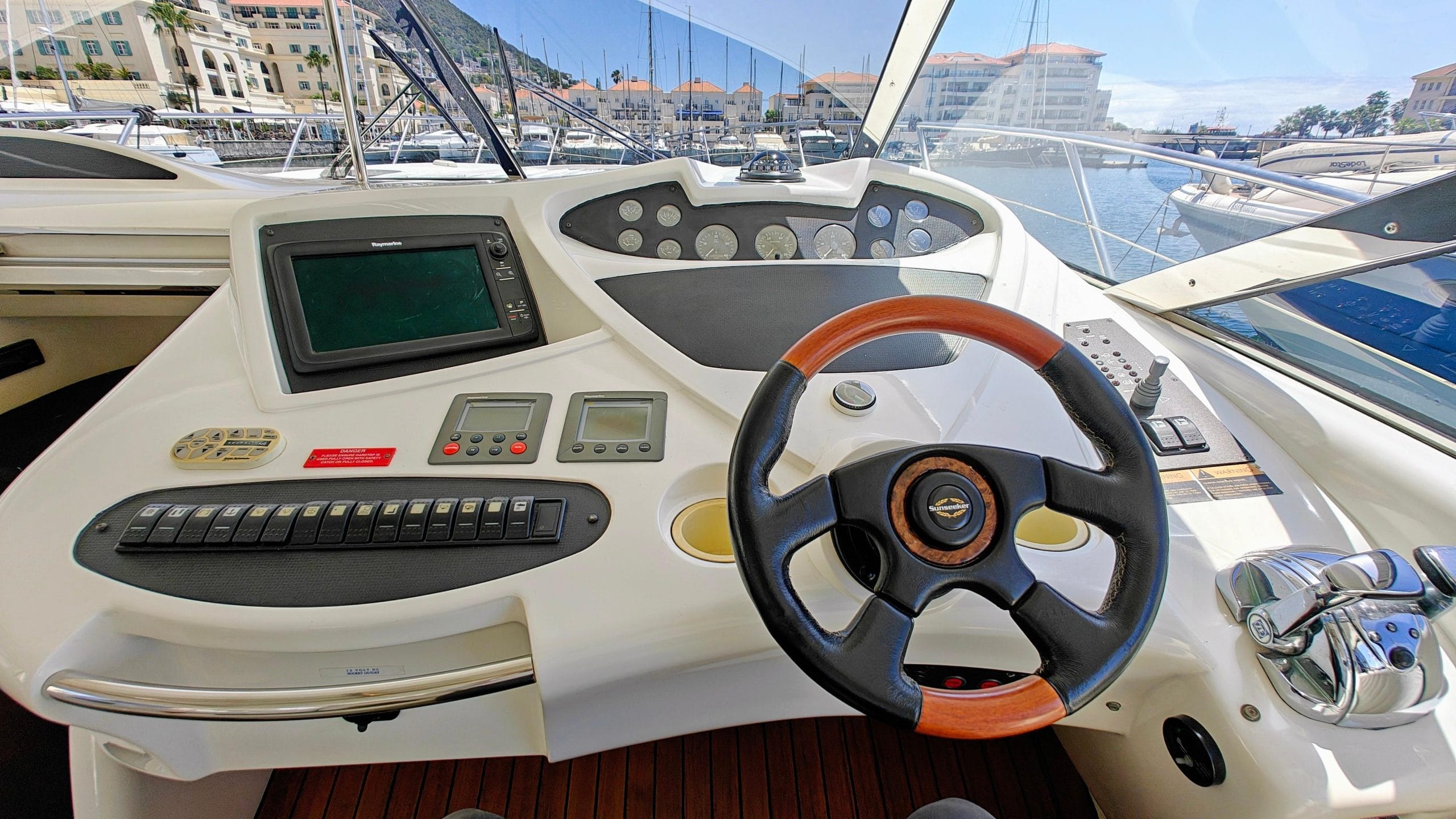 2002 Sunseeker Predator 56 te koop (photo 4)