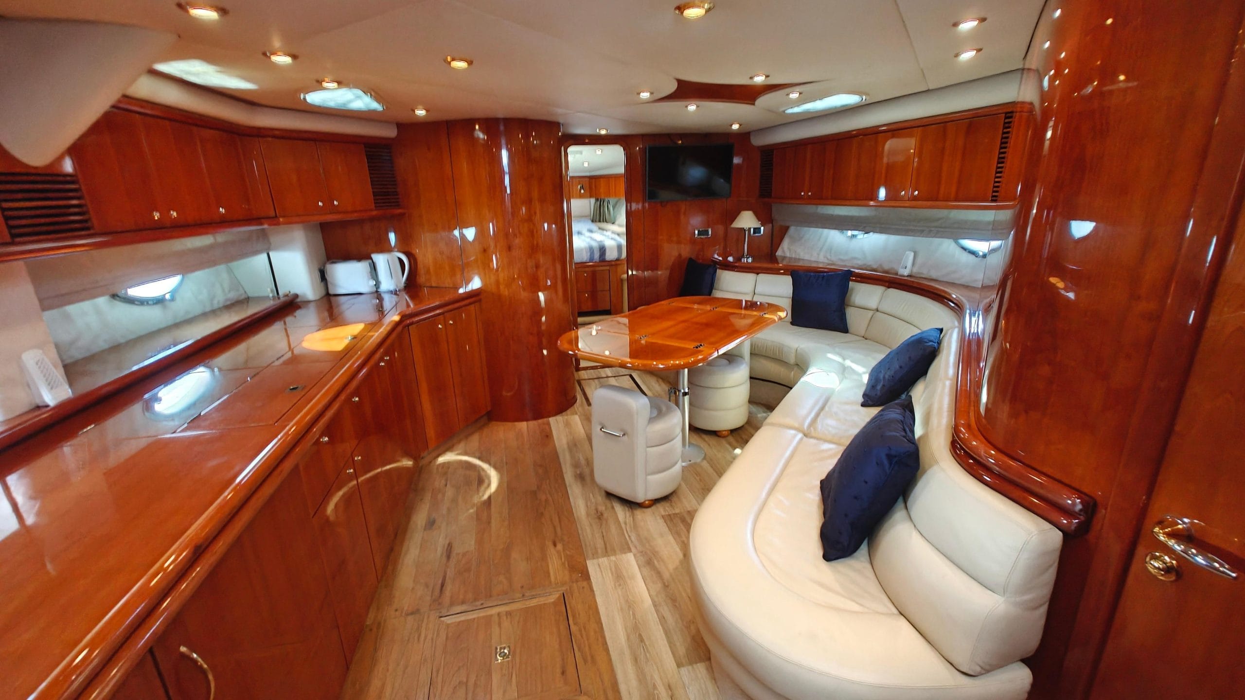 2002 Sunseeker Predator 56 te koop (photo 8)