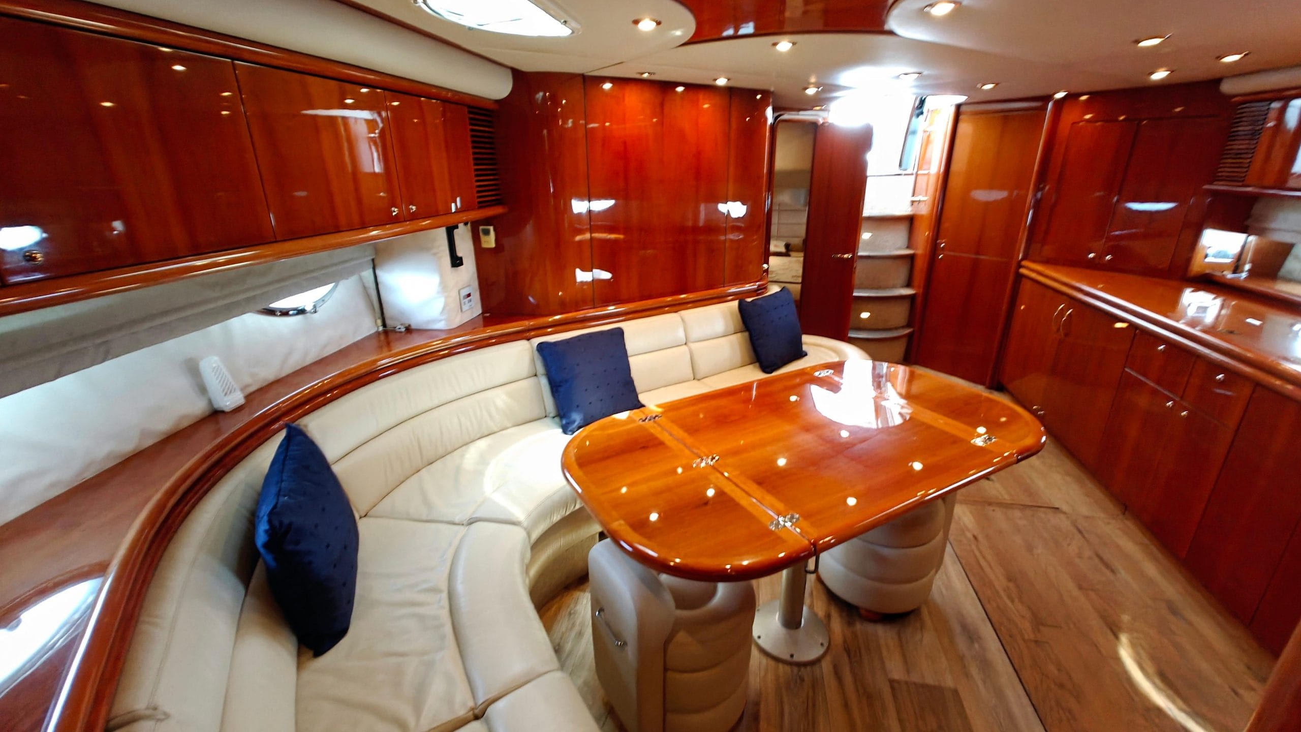 2002 Sunseeker Predator 56 te koop (photo 9)