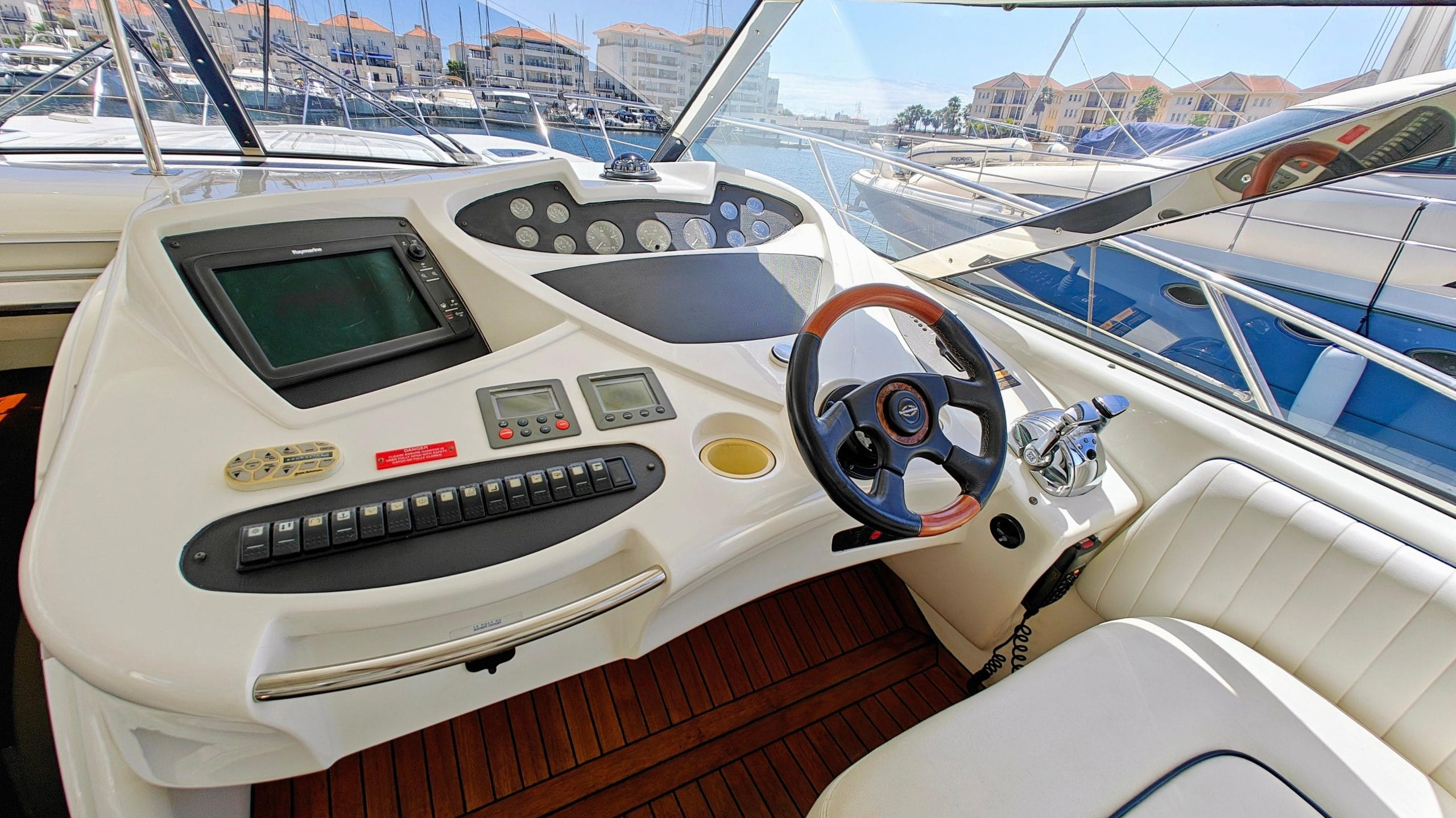 2002 Sunseeker Predator 56 te koop (photo 15)