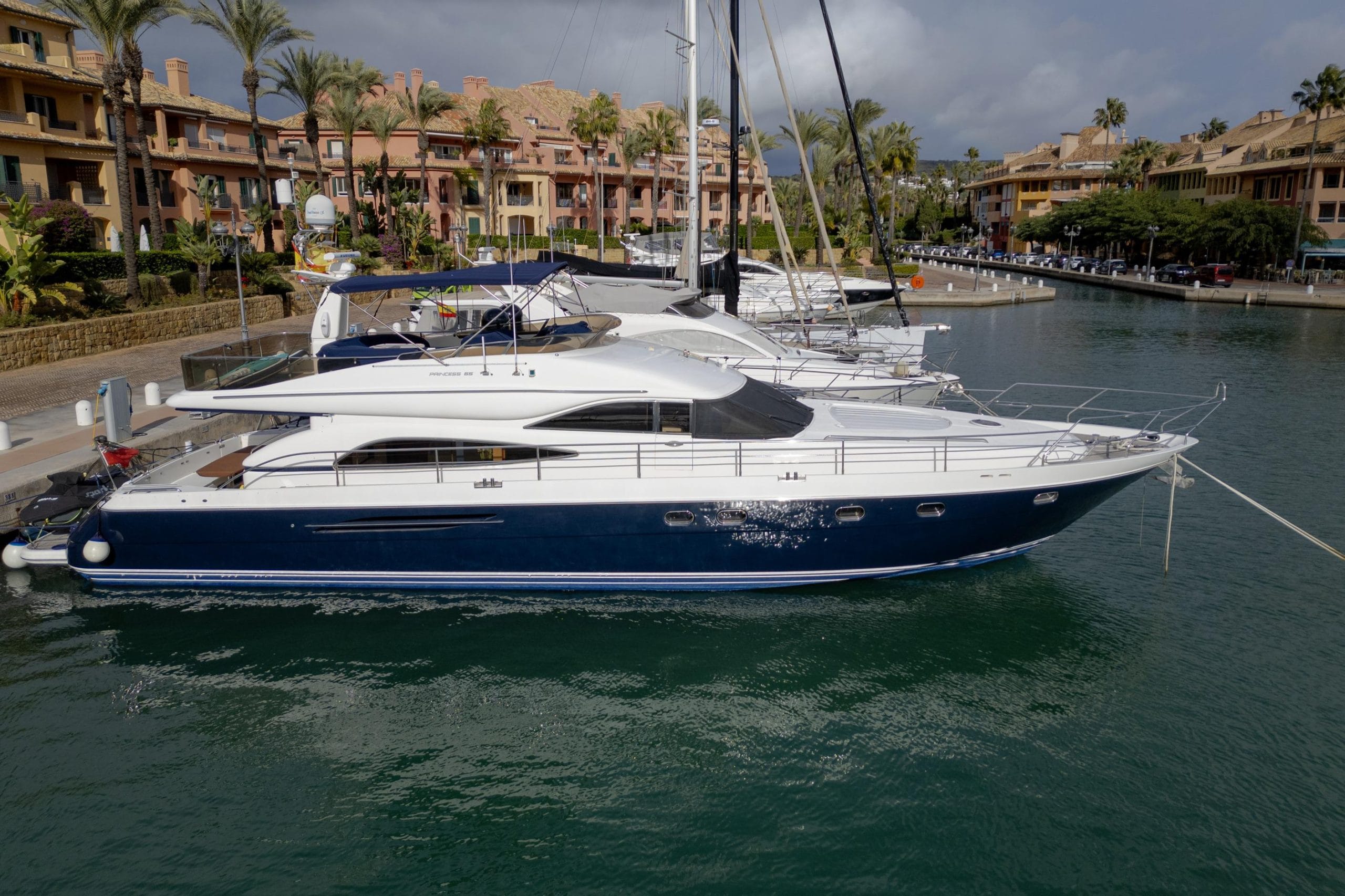 2003 Princess 65 for sale (photo 2)