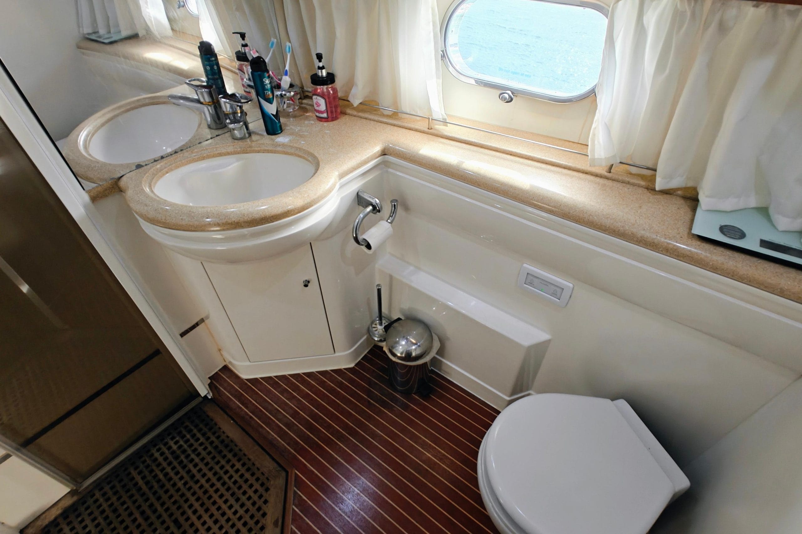 2003 Princess 65 for sale (photo 19)