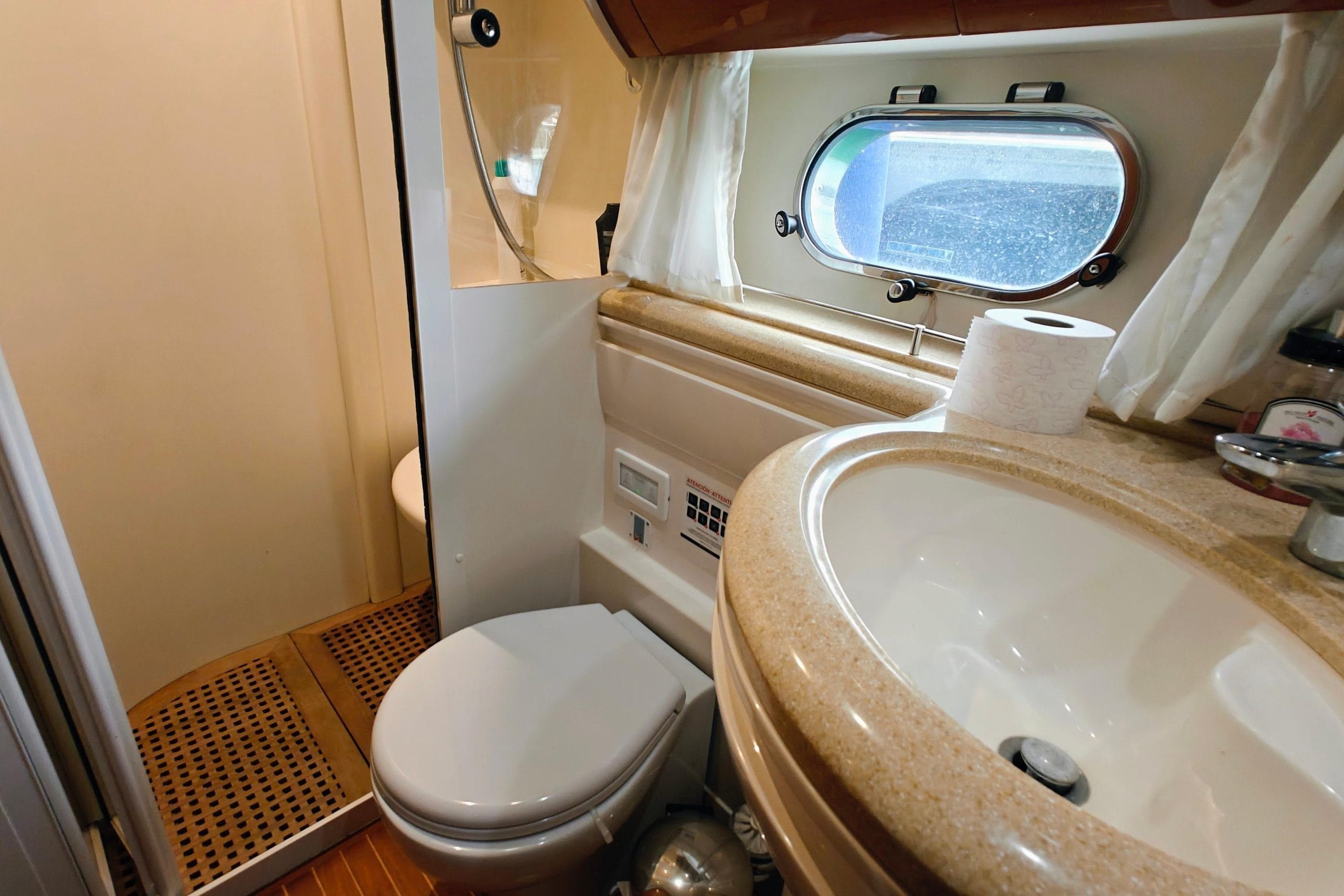 2003 Princess 65 for sale (photo 24)