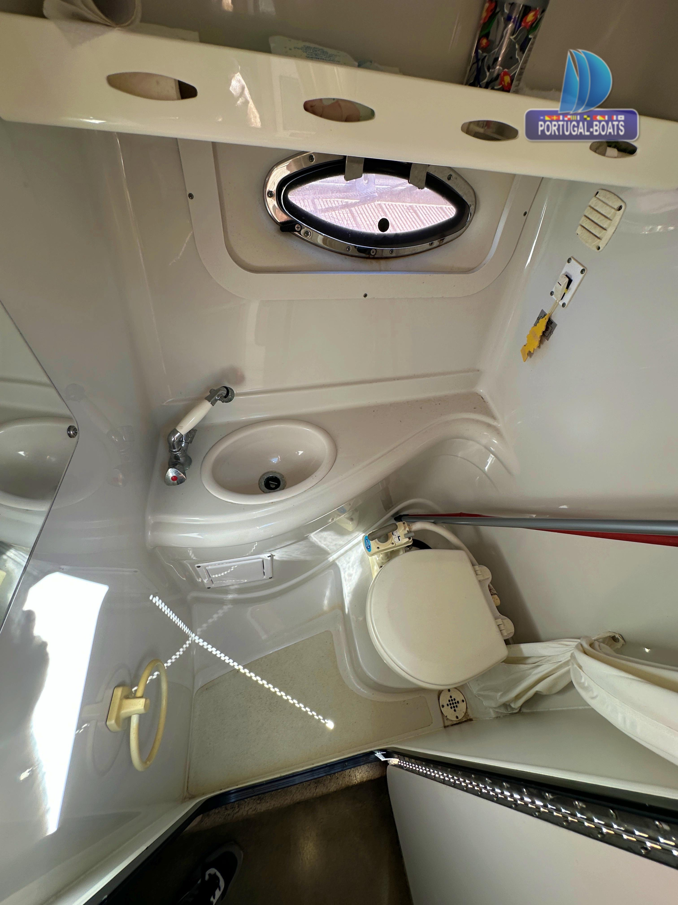 2006 Crownline Cruiser 250 CR à vendre (photo 9)
