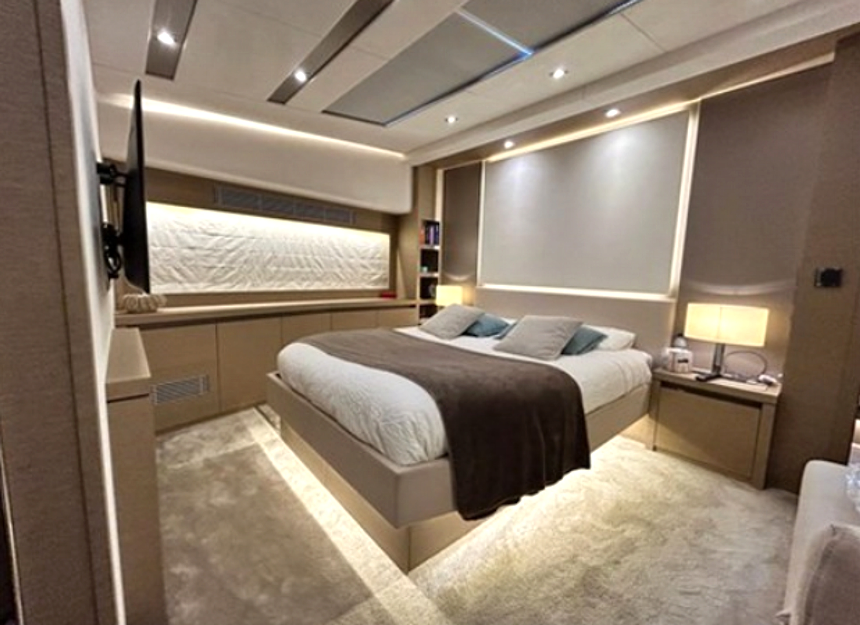 2017 Prestige 680 à vendre (photo 3)