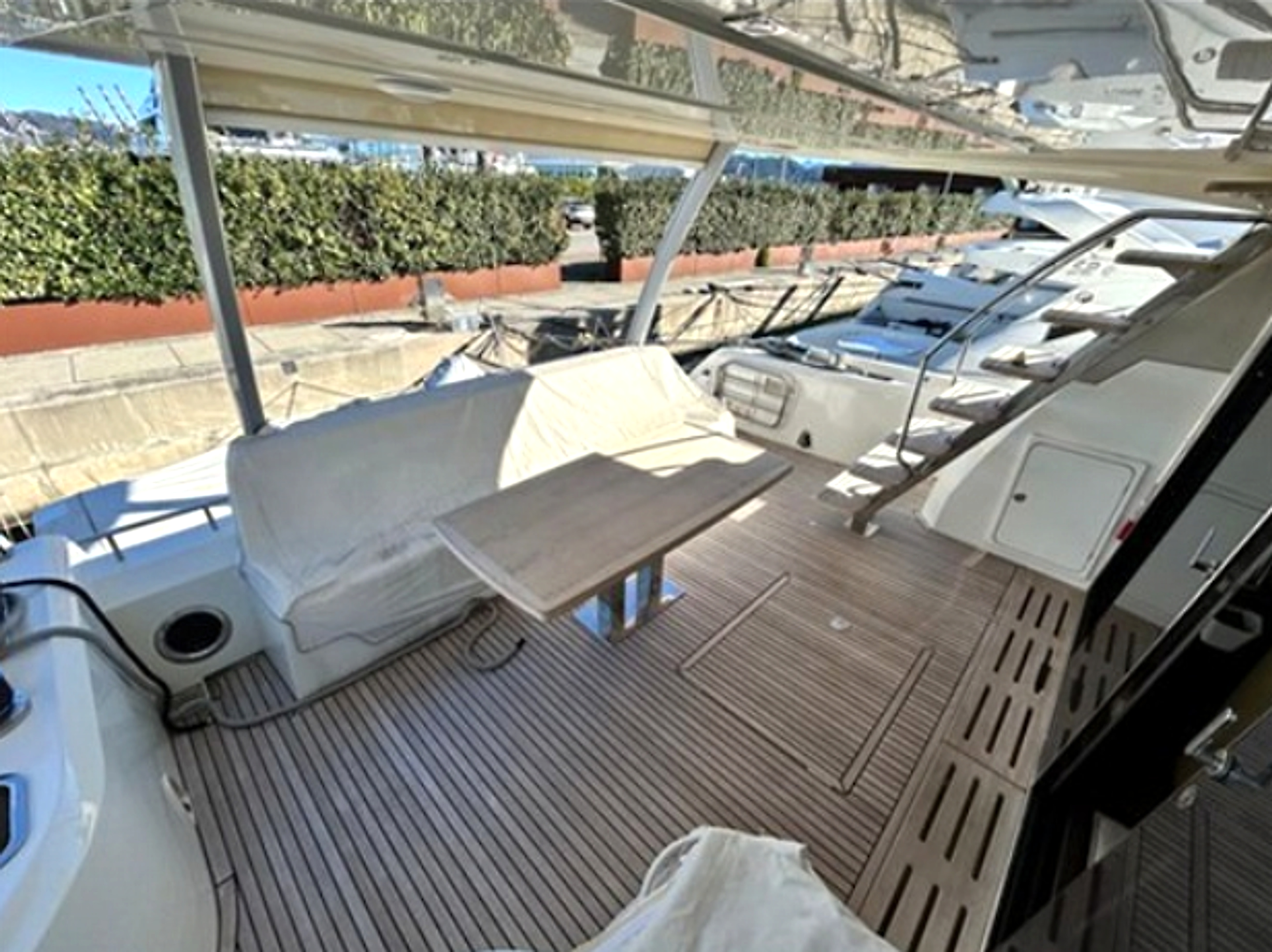 2017 Prestige 680 à vendre (photo 4)