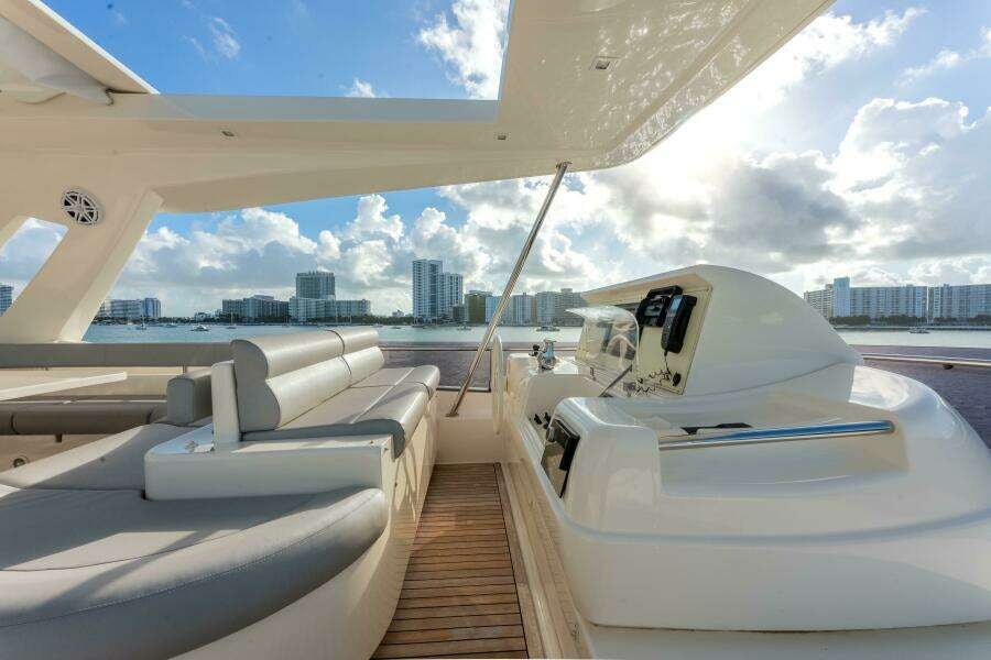 2014 Ferretti Yachts 870 à vendre (photo 7)