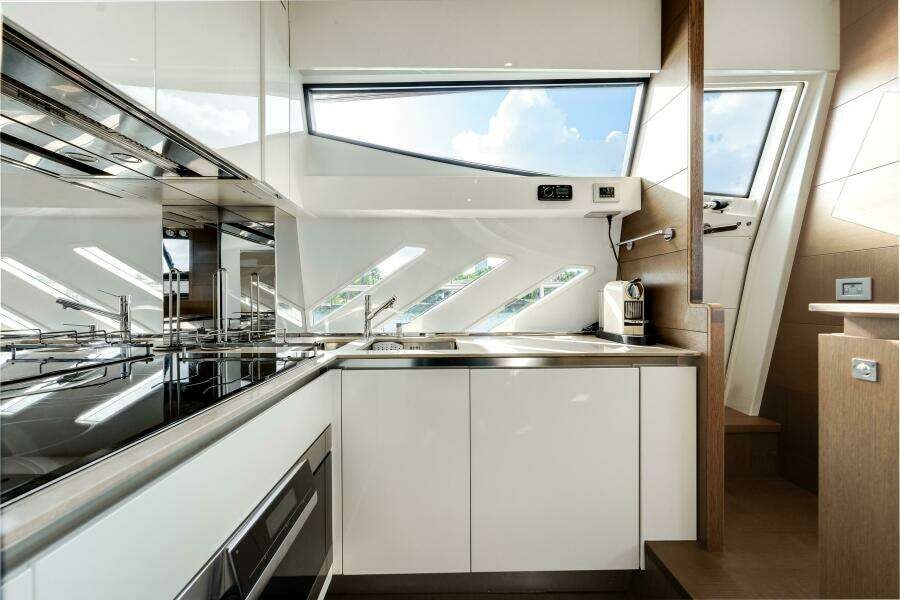 2014 Ferretti Yachts 870 à vendre (photo 9)