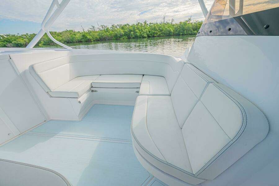 2018 Intrepid 407 Cuddy à vendre (photo 5)