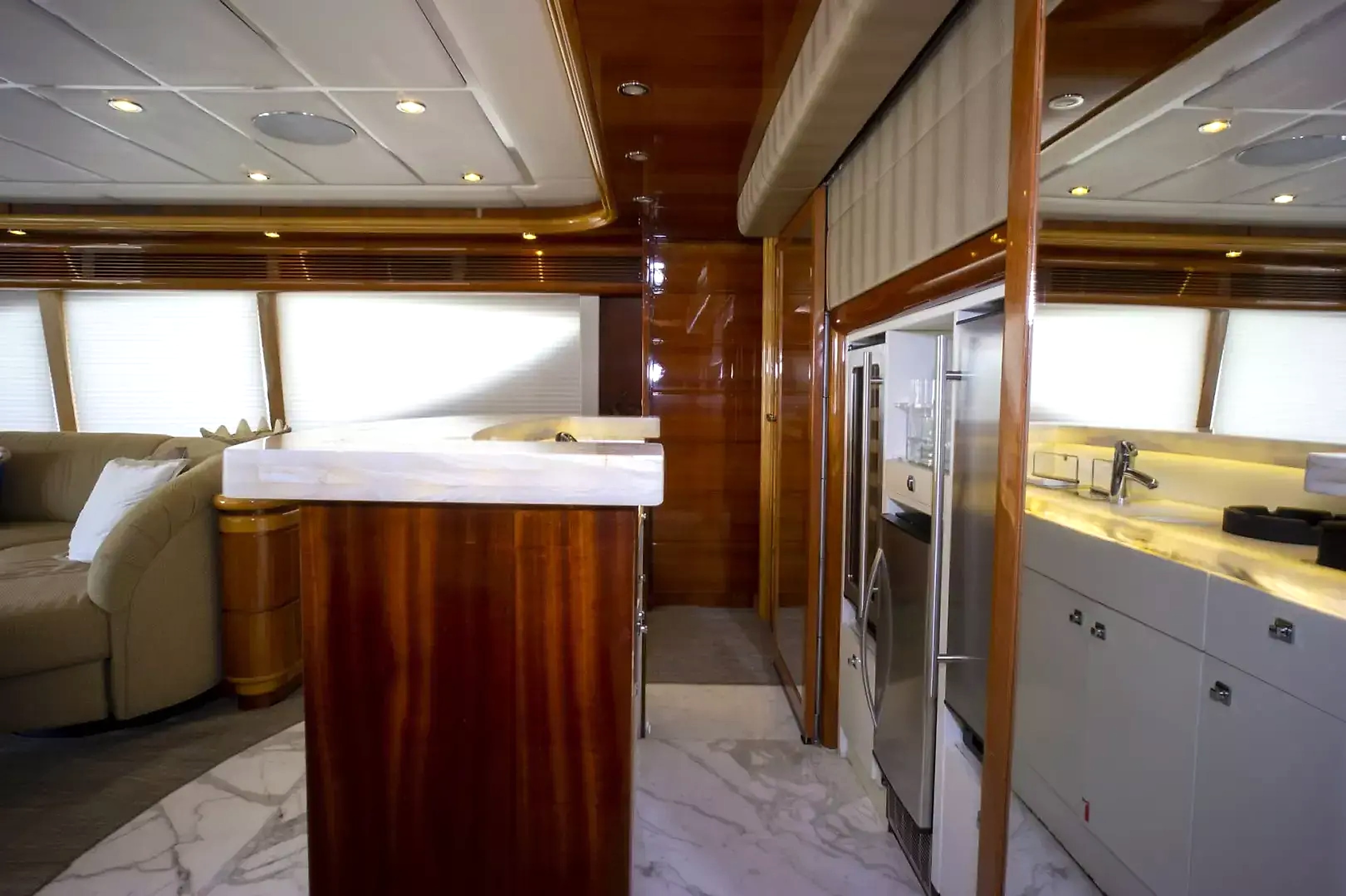 2000 Ferretti Yachts Custom Line 94 for sale (photo 3)
