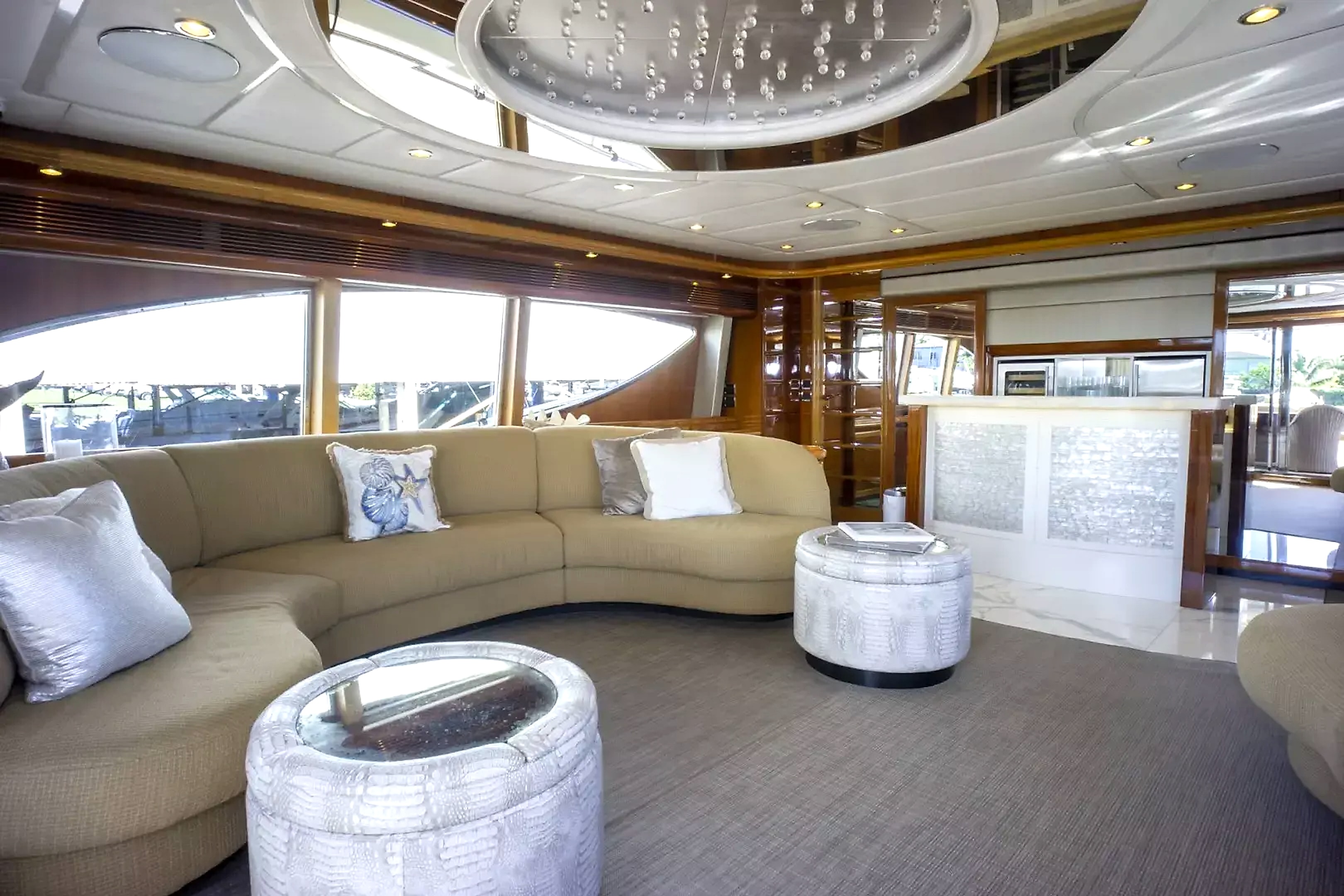 2000 Ferretti Yachts Custom Line 94 for sale (photo 4)