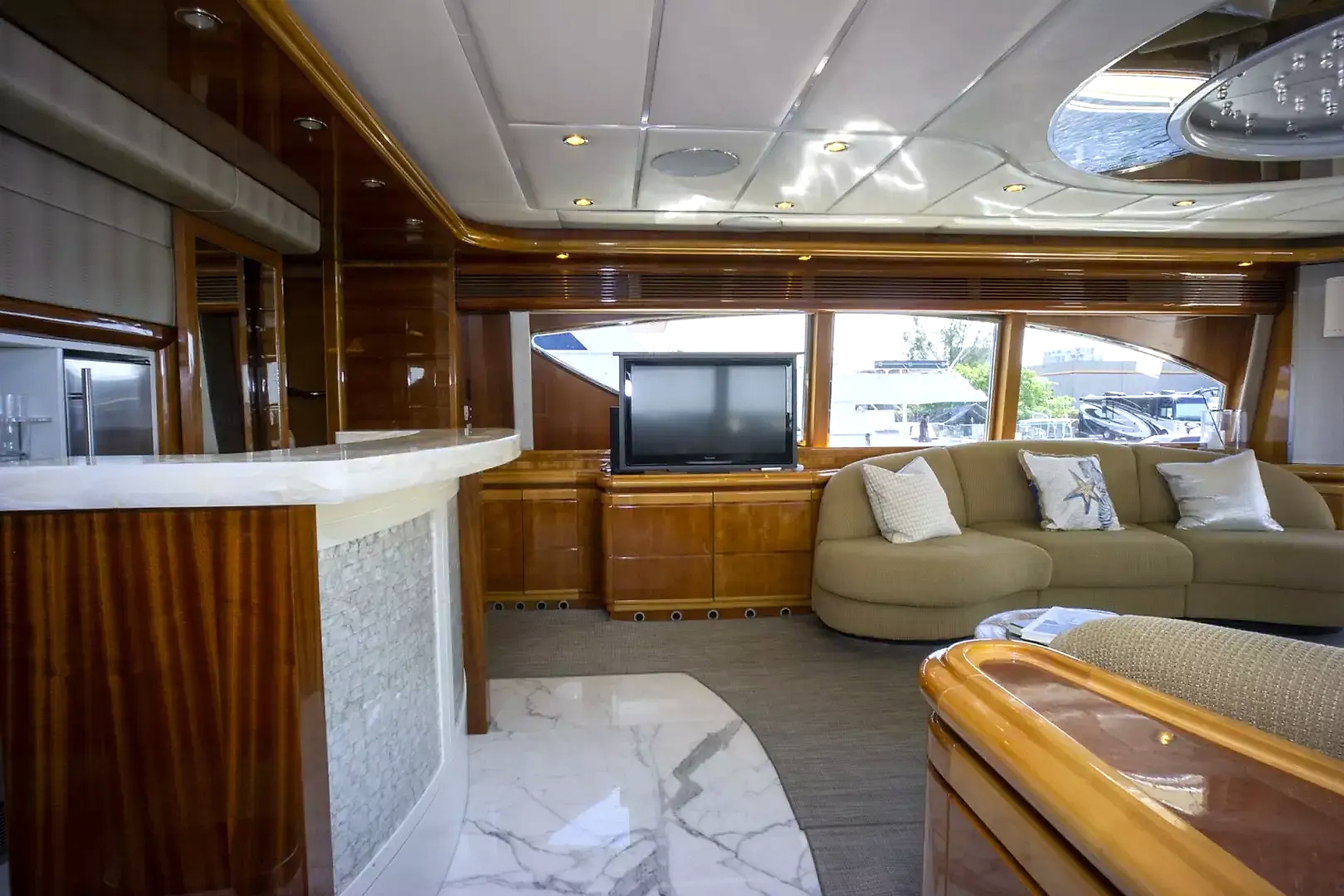 2000 Ferretti Yachts Custom Line 94 for sale (photo 8)