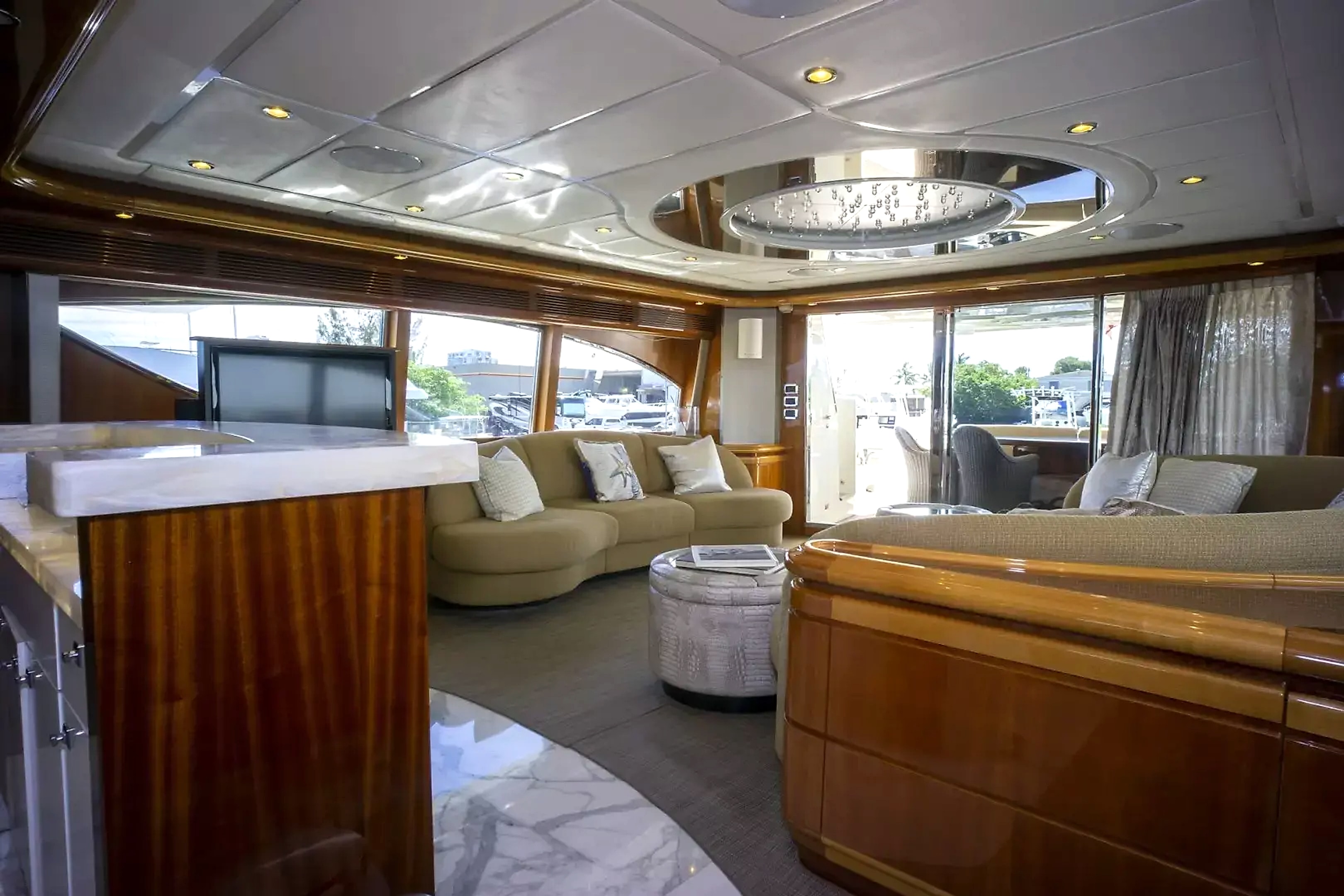 2000 Ferretti Yachts Custom Line 94 for sale (photo 9)