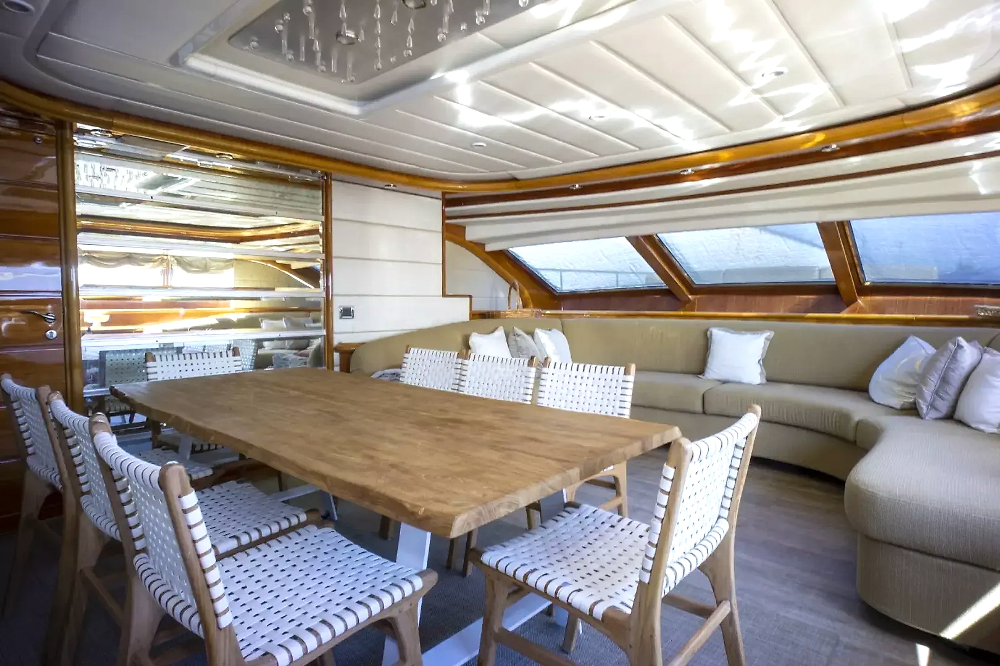 2000 Ferretti Yachts Custom Line 94 for sale (photo 11)