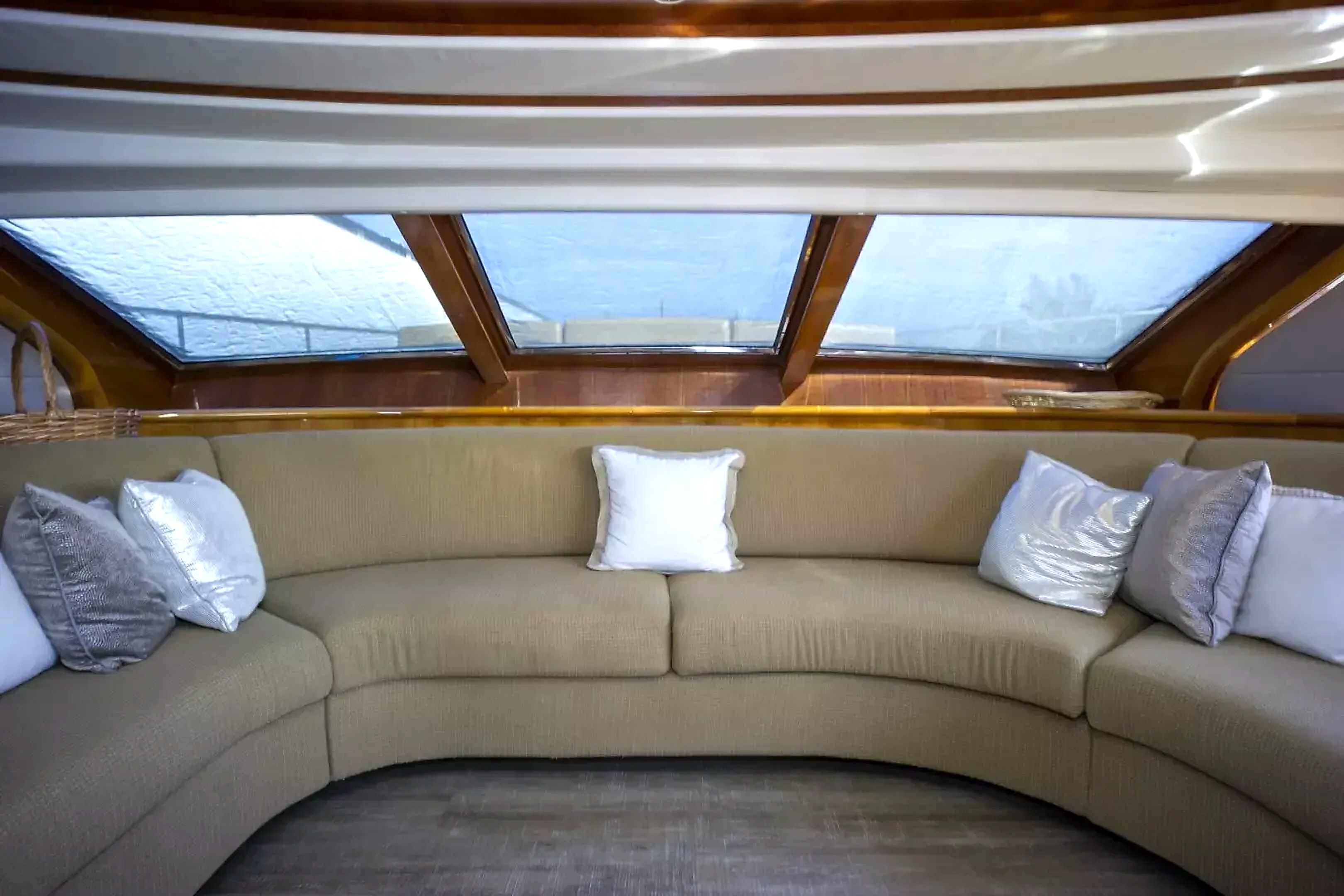 2000 Ferretti Yachts Custom Line 94 for sale (photo 13)