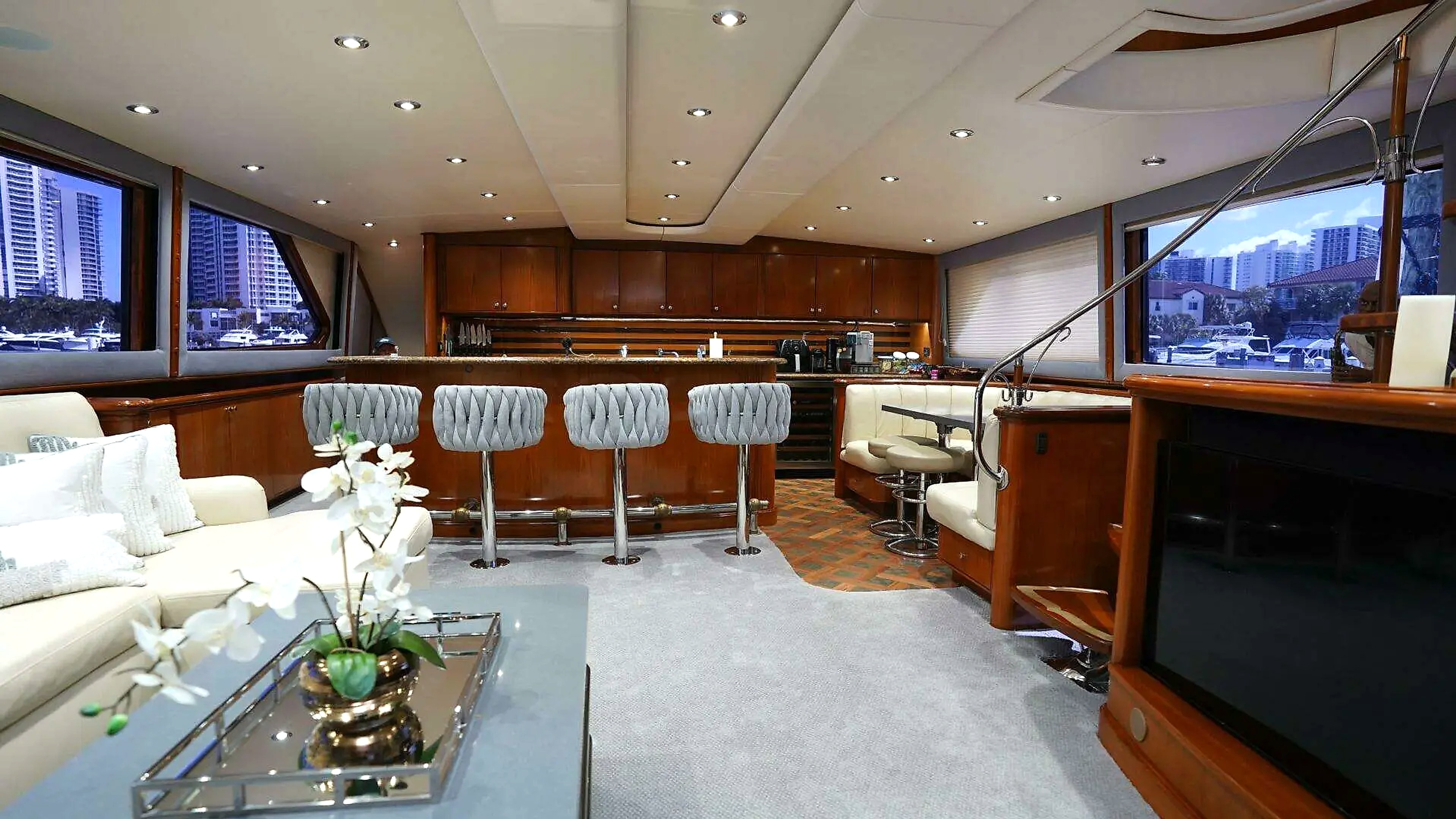 2005 Sea Force Ix Enclosed Flybridge in vendita (photo 2)