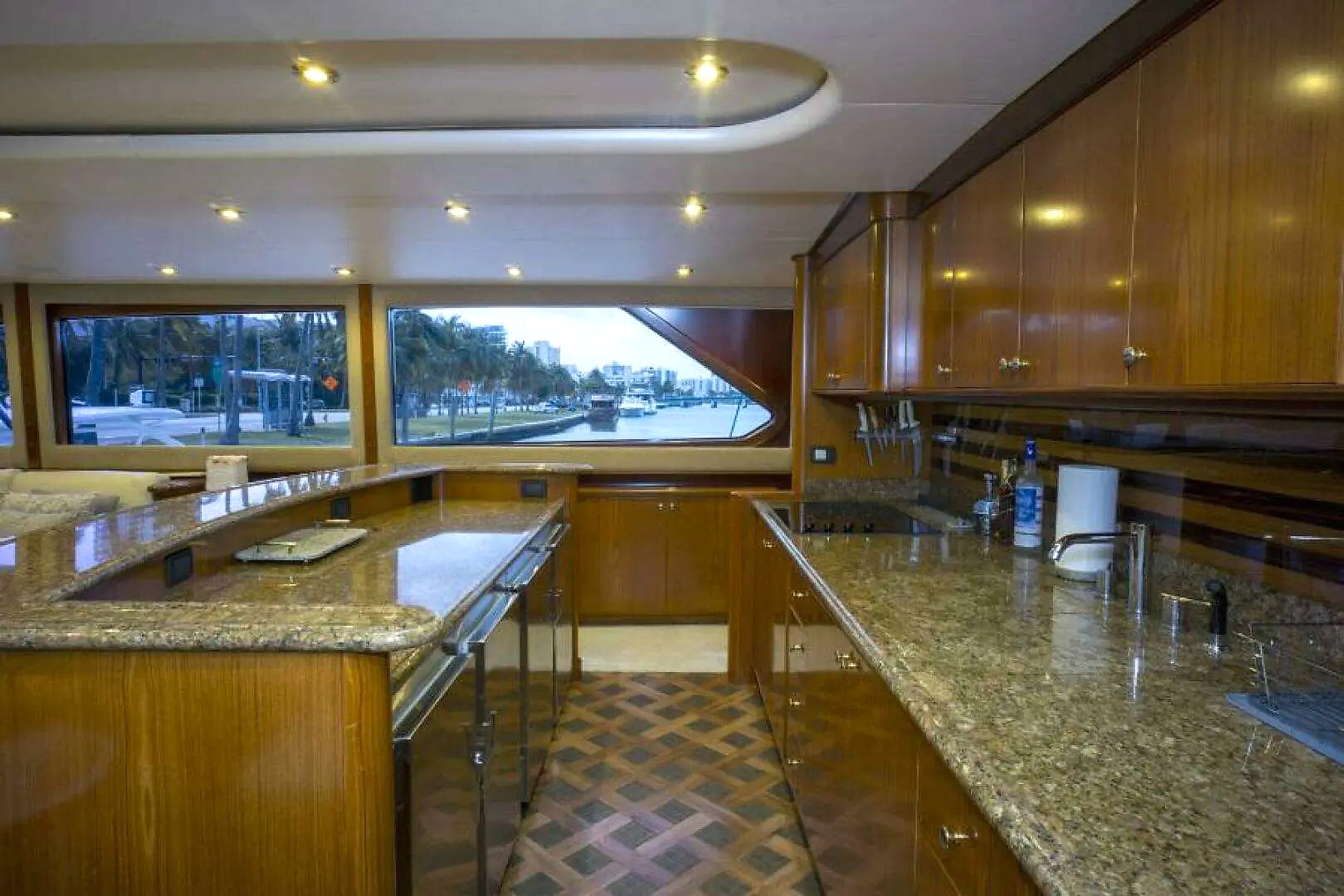 2005 Sea Force Ix Enclosed Flybridge in vendita (photo 19)