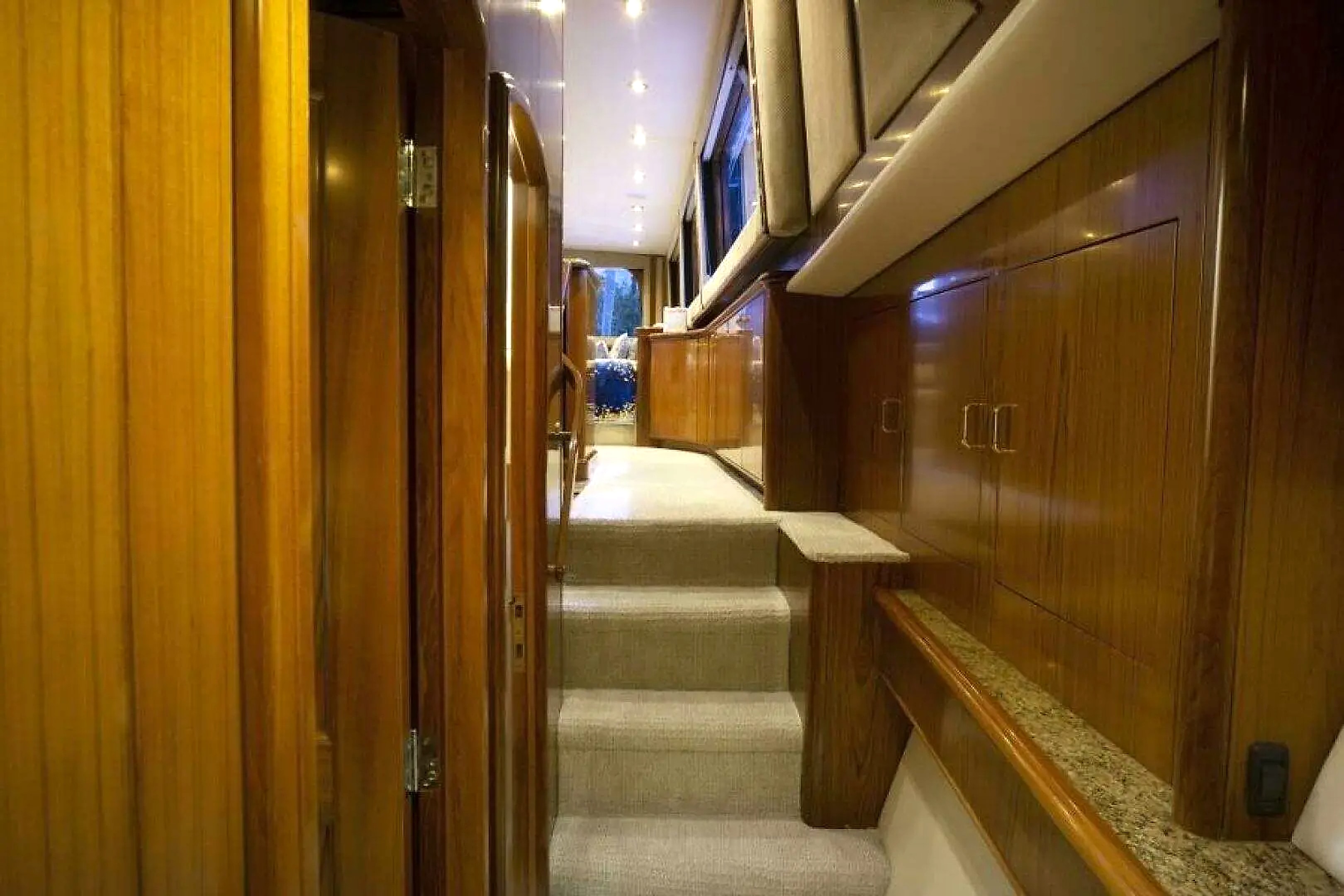 2005 Sea Force Ix Enclosed Flybridge in vendita (photo 22)