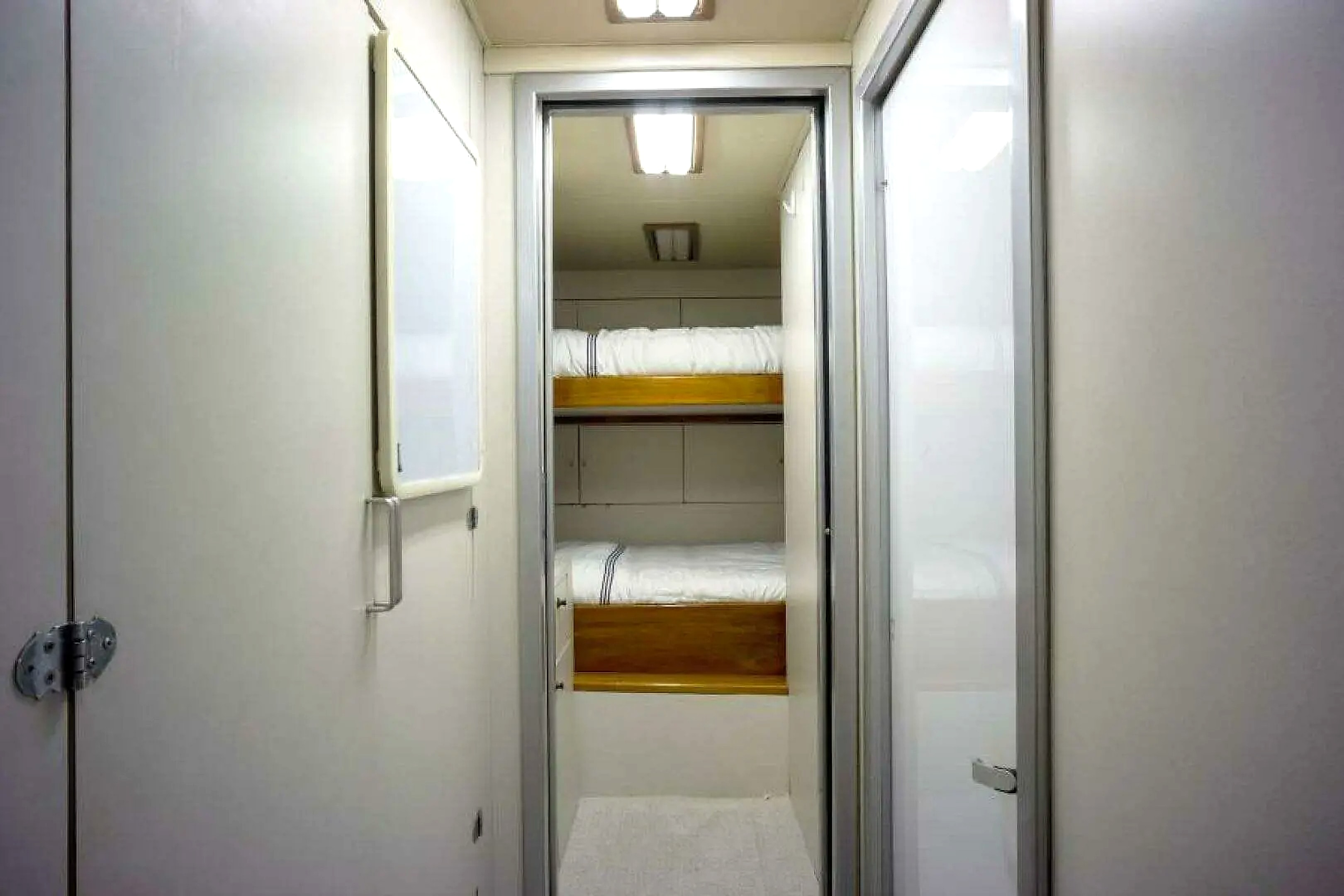 2005 Sea Force Ix Enclosed Flybridge in vendita (photo 35)