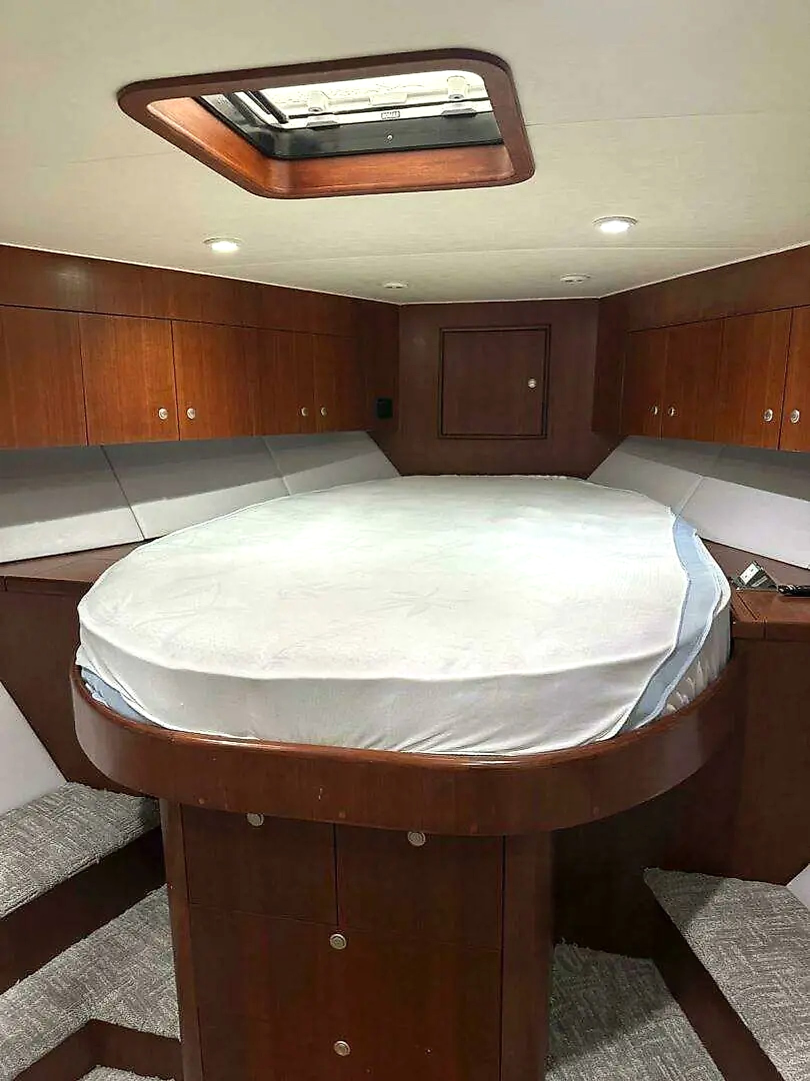 2001 Buddy Davis 61 Sportfish for sale (photo 16)