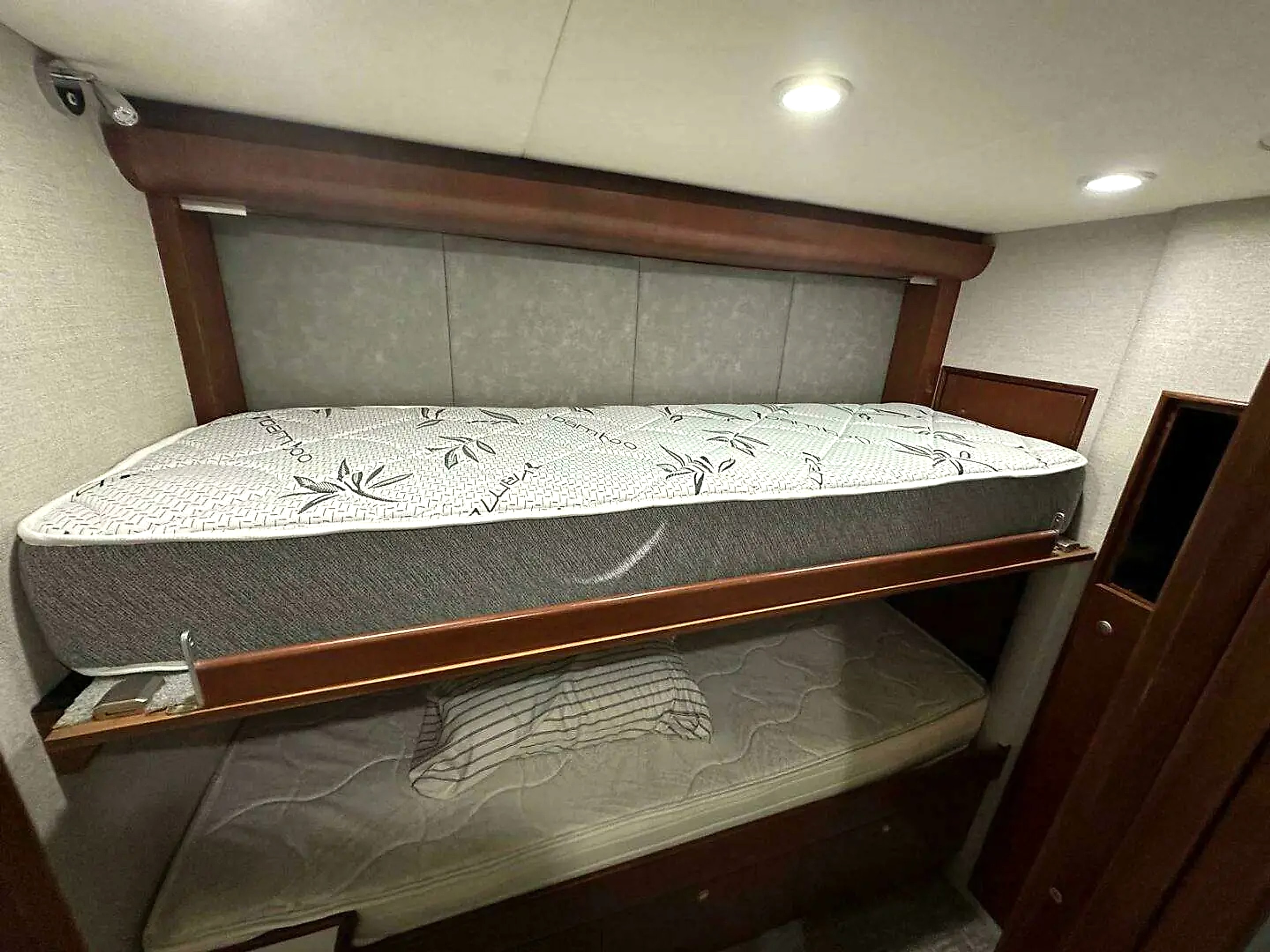 2001 Buddy Davis 61 Sportfish for sale (photo 34)