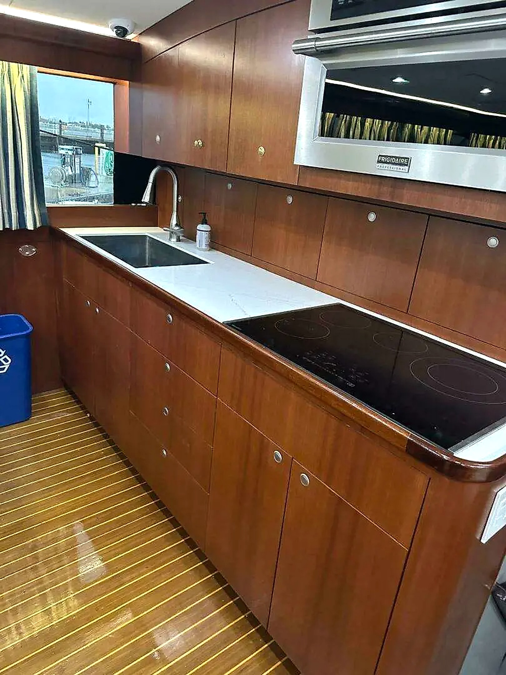 2001 Buddy Davis 61 Sportfish for sale (photo 39)