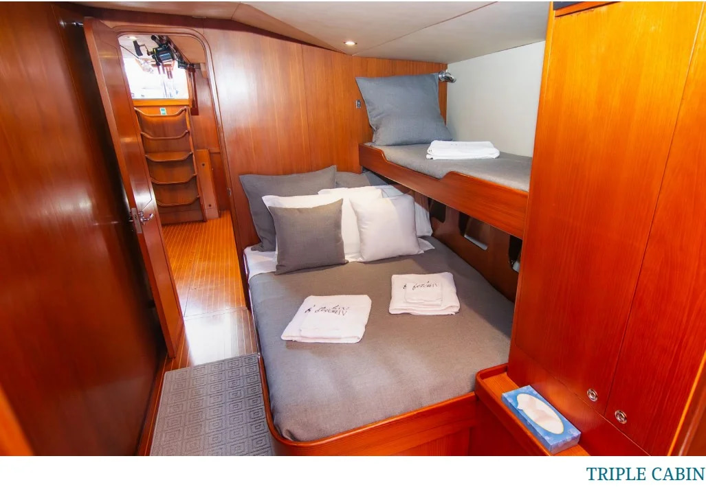 2003 De Cesari FETCH IV for charter (photo 11)