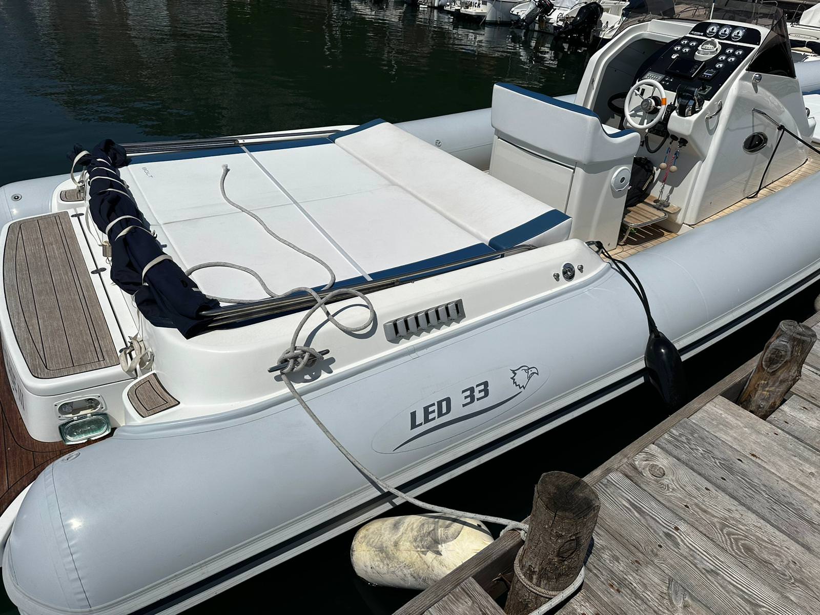 2024 Sea Glide LED 33 zu chartern (photo 3)