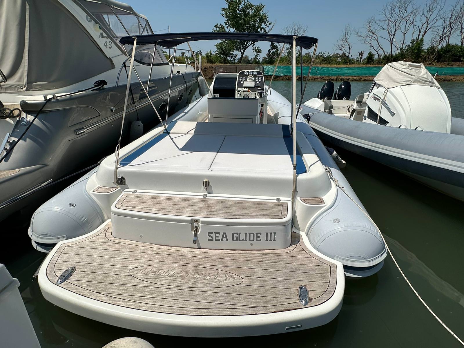 2024 Sea Glide LED 33 zu chartern (photo 9)