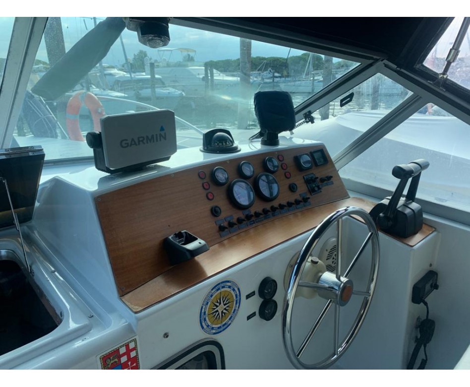 1988 Chris-Craft 28 Sport for sale (photo 10)