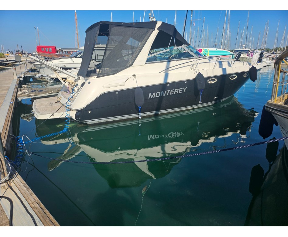 2001 Monterey 322 Cruiser in vendita (photo 1)