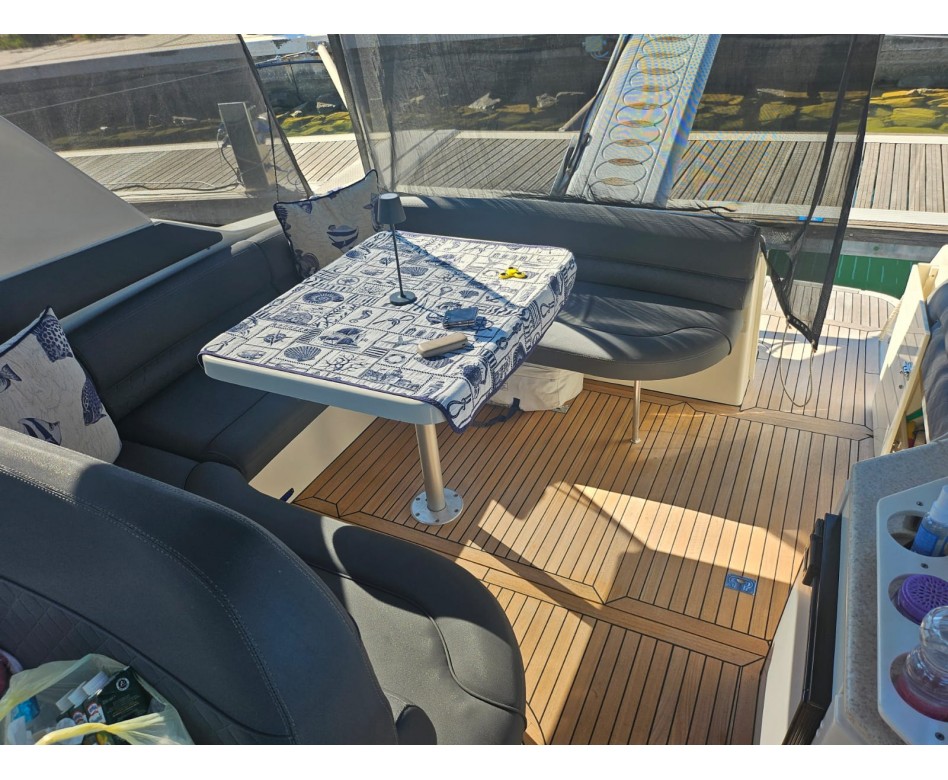 2001 Monterey 322 Cruiser in vendita (photo 3)