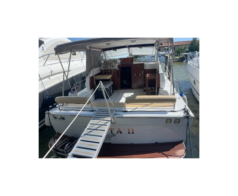 1991 Chris Craft 31 Commander for sale (photo 3)