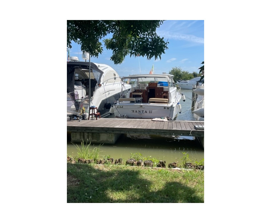 1991 Chris Craft 31 Commander for sale (photo 4)